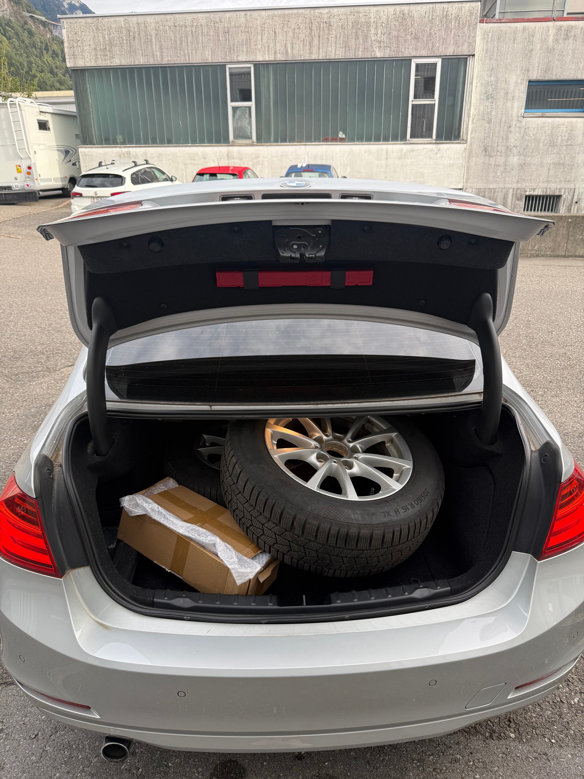 BMW 320d xDrive Steptronic-image-8
