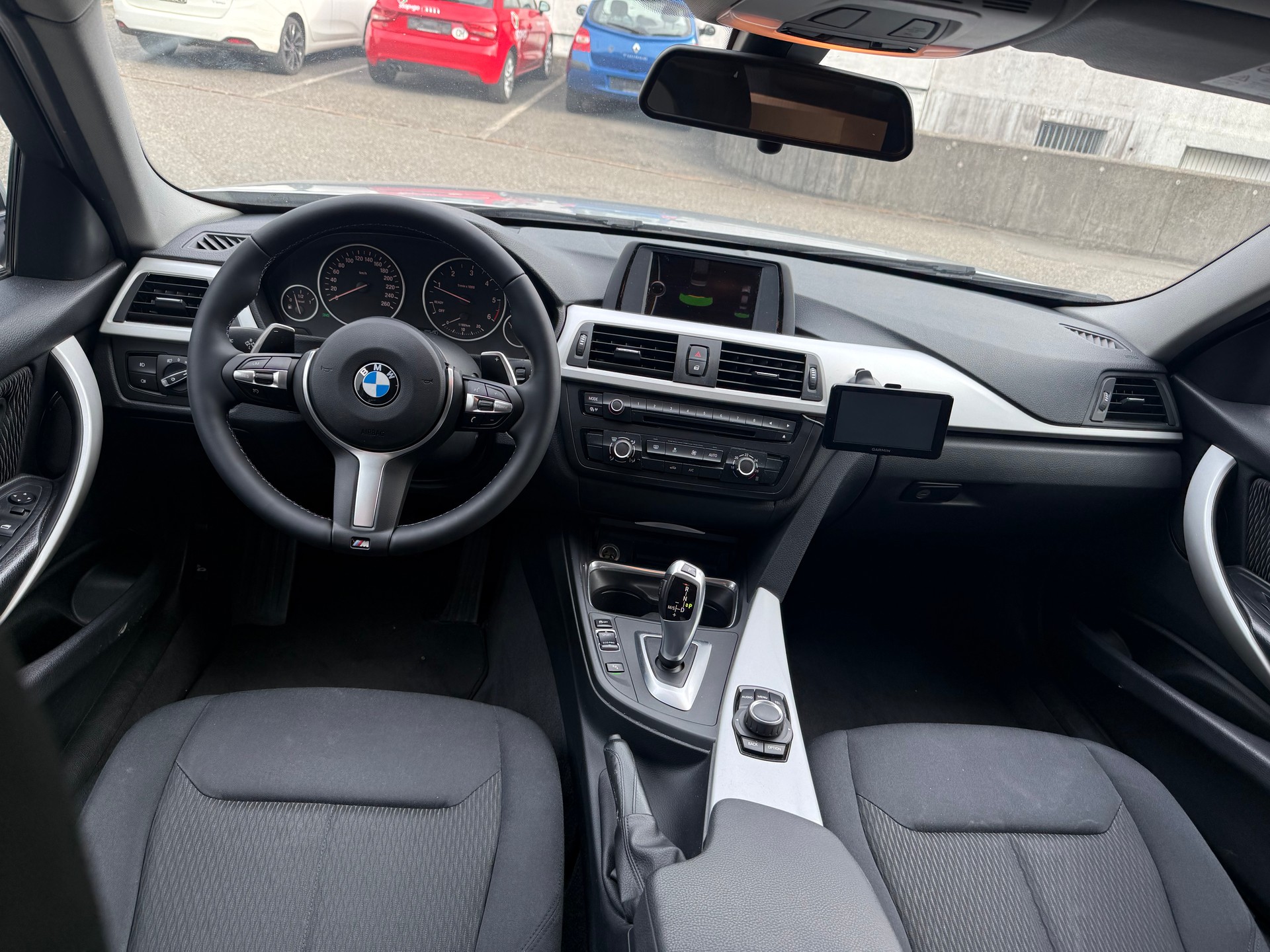 BMW 320d xDrive Steptronic-image-4