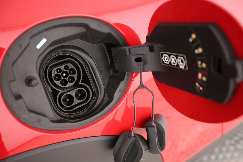 MINI F56 Cooper SE-image-22