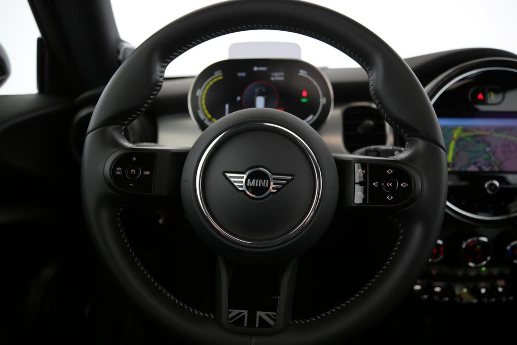MINI F56 Cooper SE-image-6