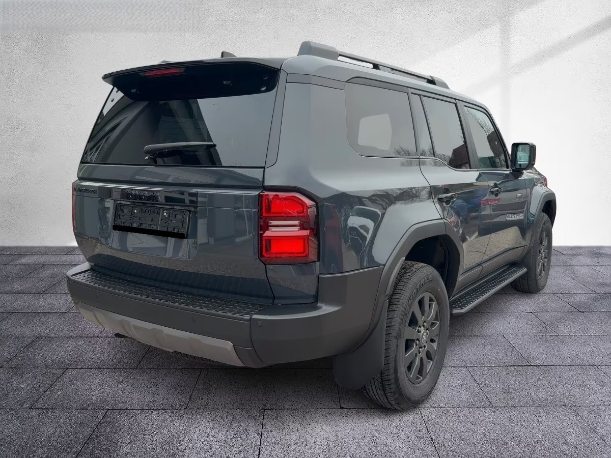 TOYOTA Land Cruiser 2.8TD 48V Invincible-image-3