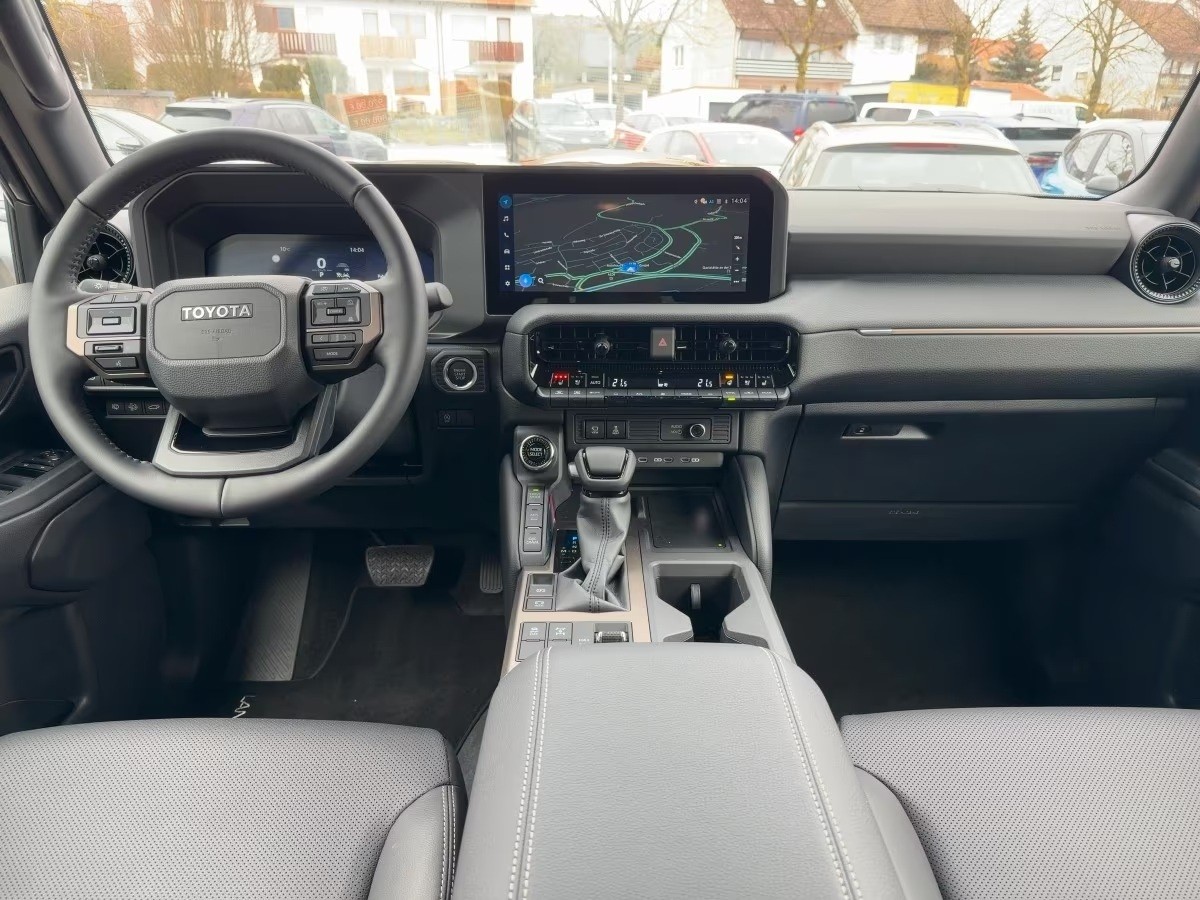 TOYOTA Land Cruiser 2.8TD 48V Invincible-image-8