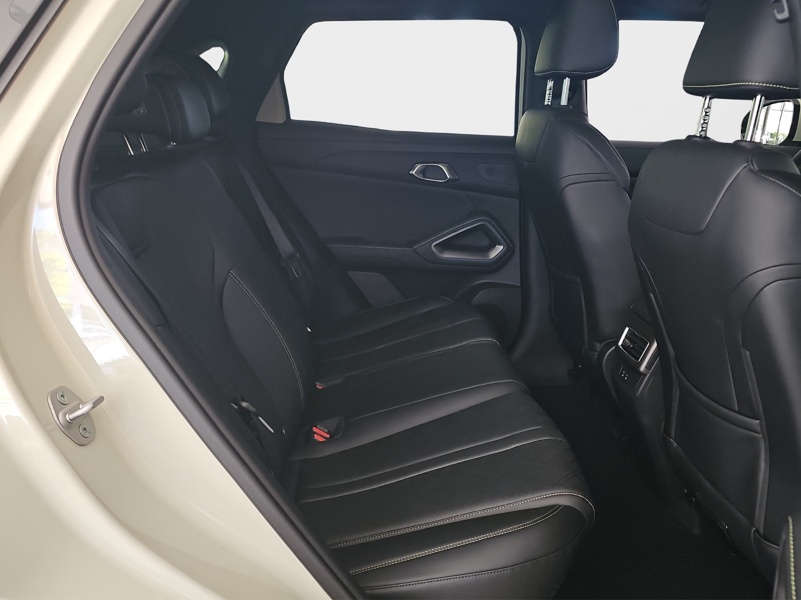 BYD Atto2 64 kWh Comfort-image-17
