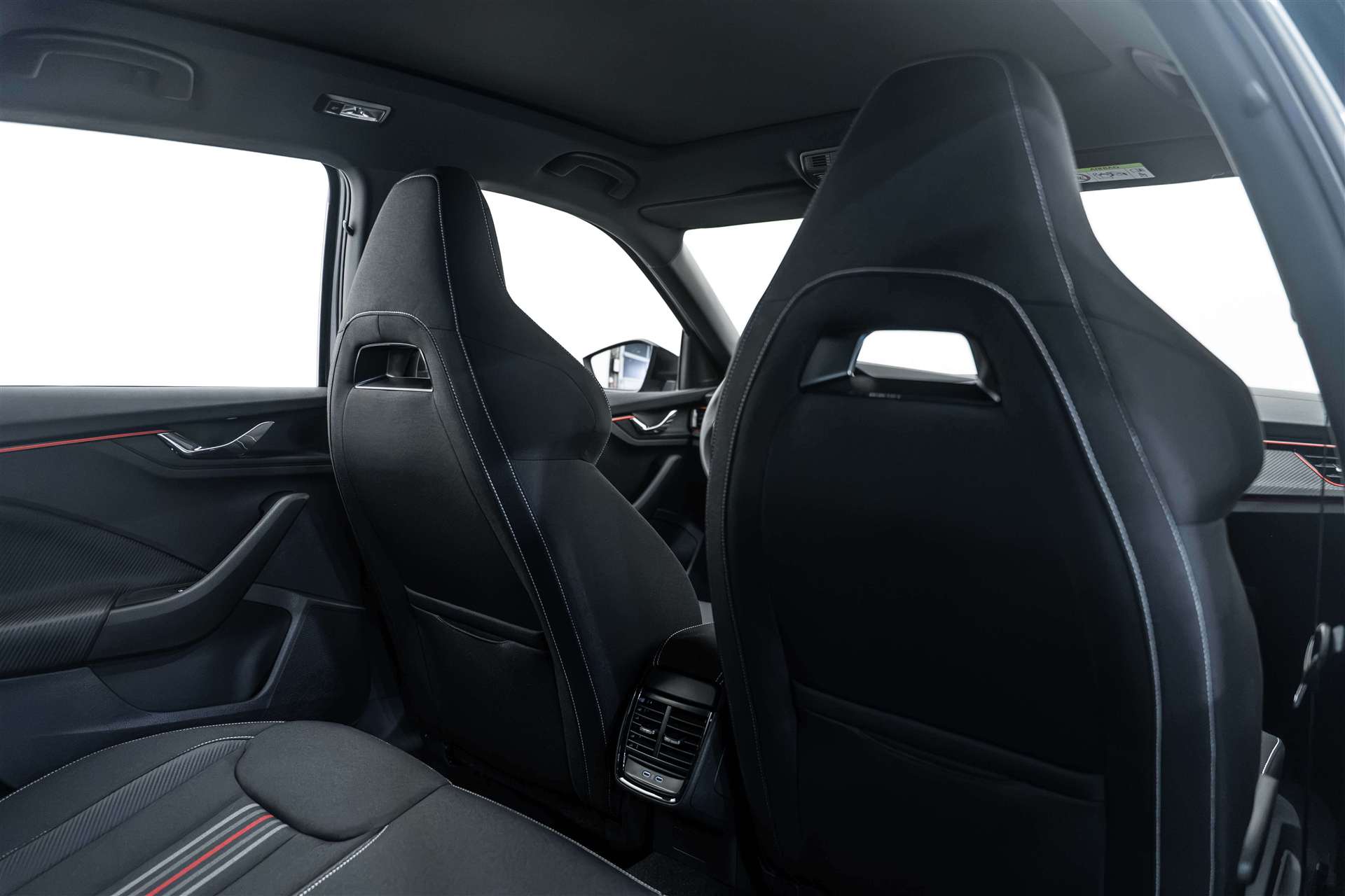 SKODA Kamiq 1.5 TSI Monte Carlo DSG-image-14