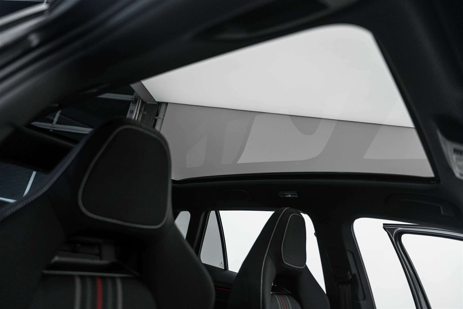 SKODA Kamiq 1.5 TSI Monte Carlo DSG-image-13