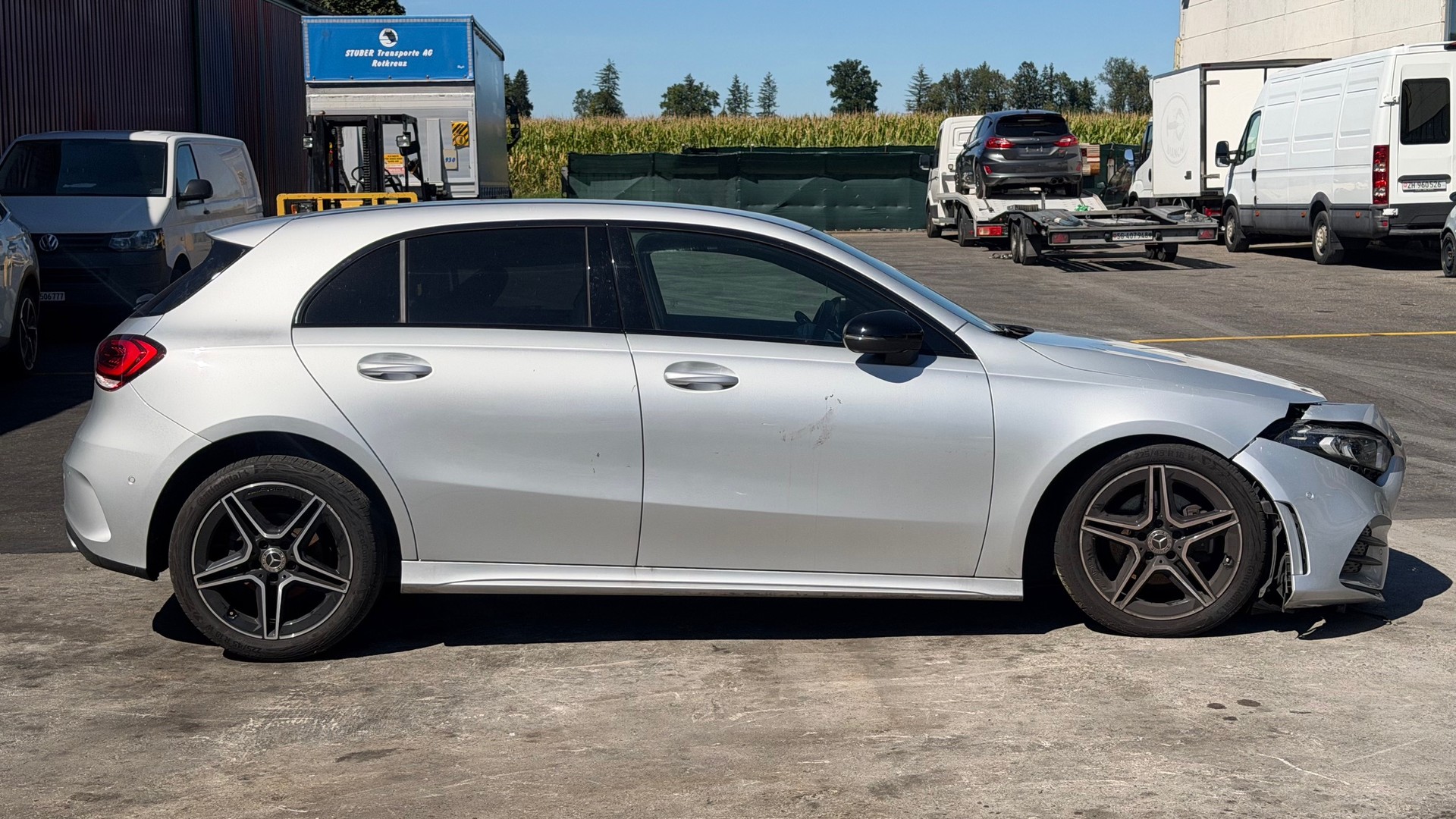 MERCEDES-BENZ A 180 AMG Line 7G-DCT-image-5