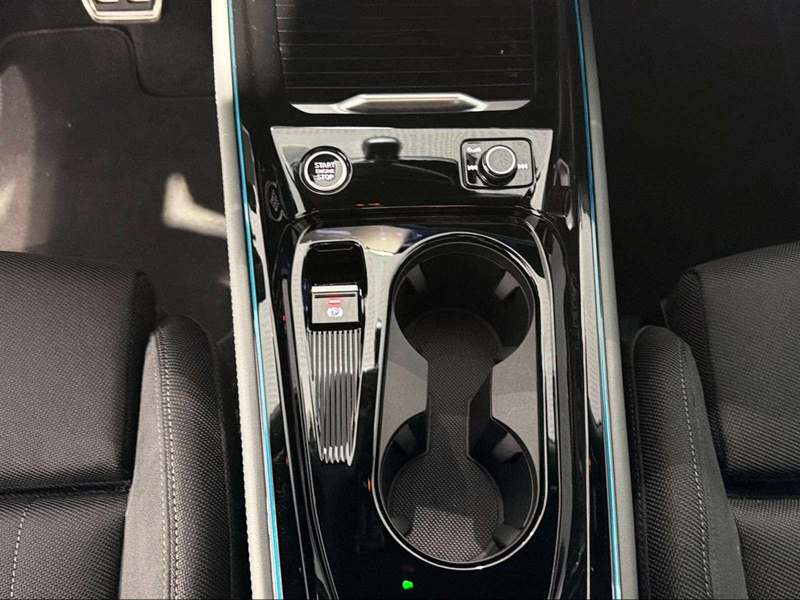AUDI Q3 SUV 110 kW TFSI S tronic-image-11