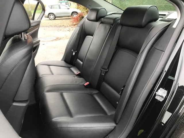 BMW 750i xDrive-image-13