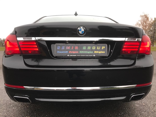 BMW 750i xDrive-image-5