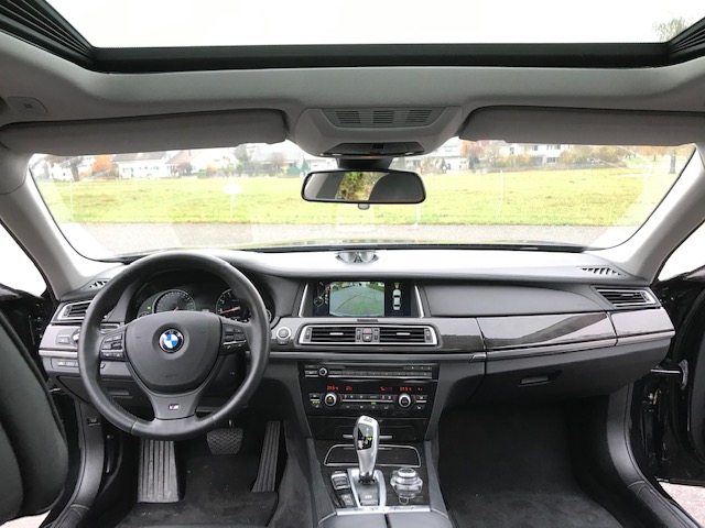BMW 750i xDrive-image-7