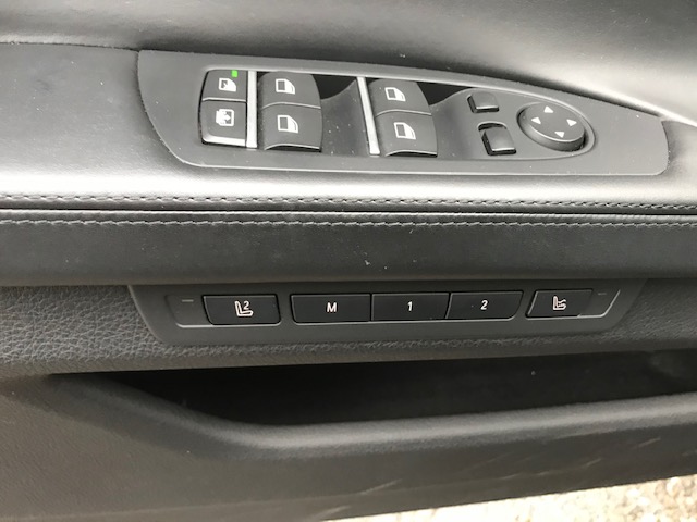 BMW 750i xDrive-image-14