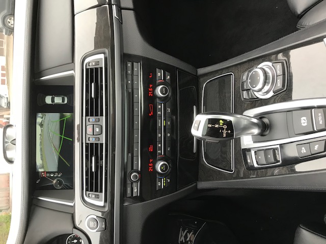 BMW 750i xDrive-image-9