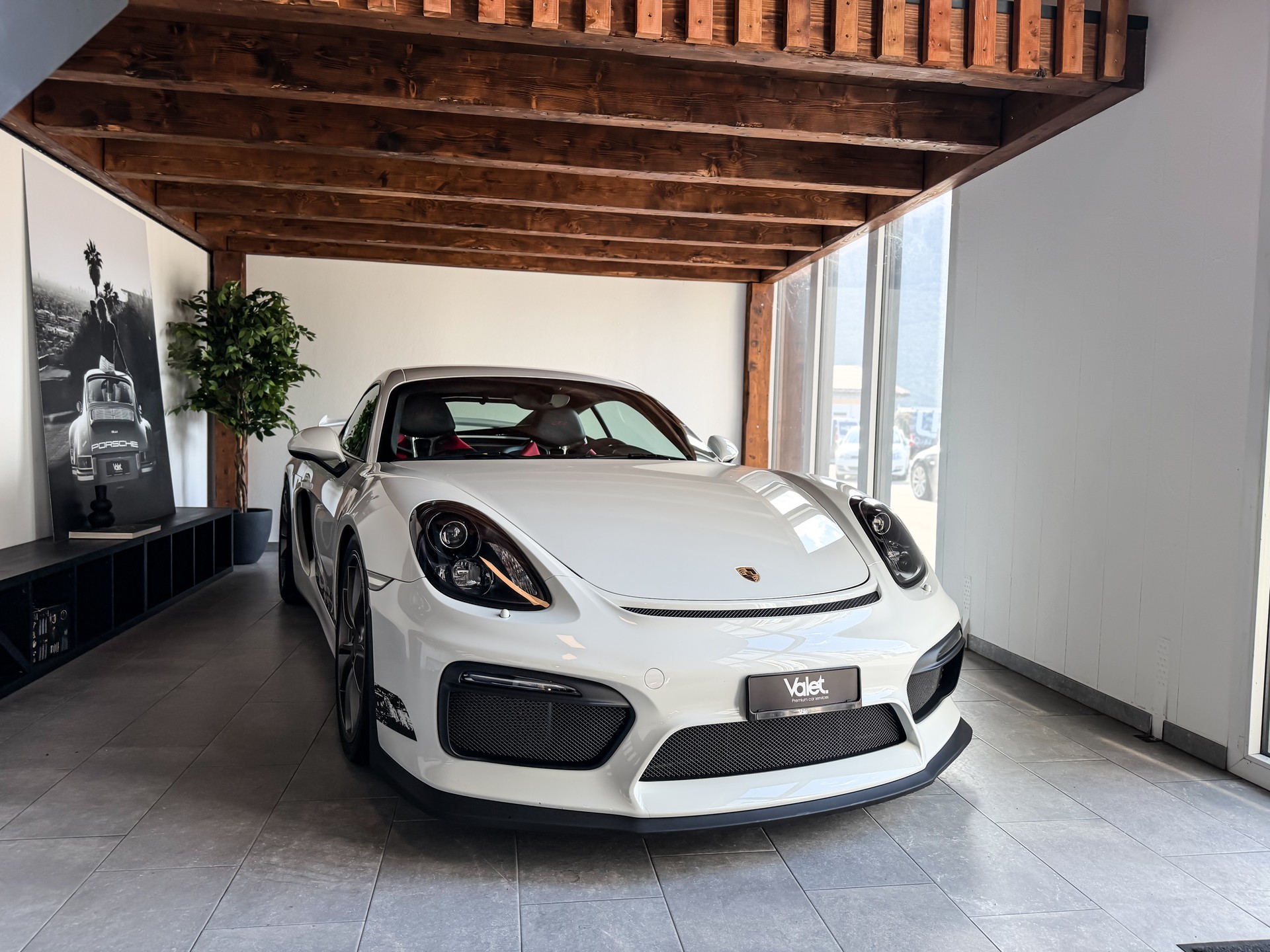 PORSCHE Cayman GT4 * Porsche Approved 04.2027-image-0