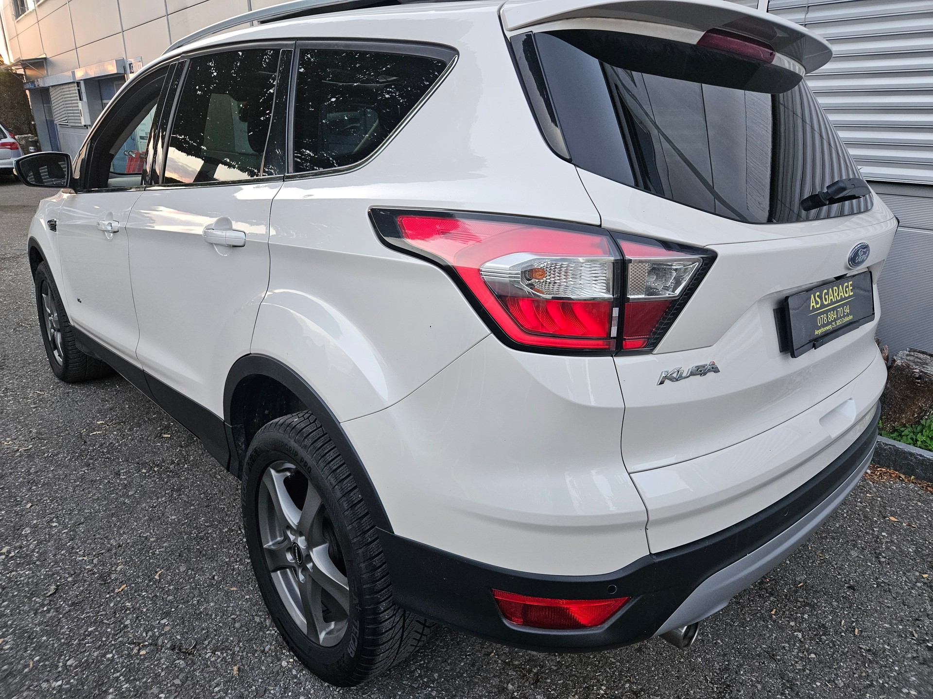 FORD Kuga 2.0 TDCi Titanium 4WD PowerShift-image-4