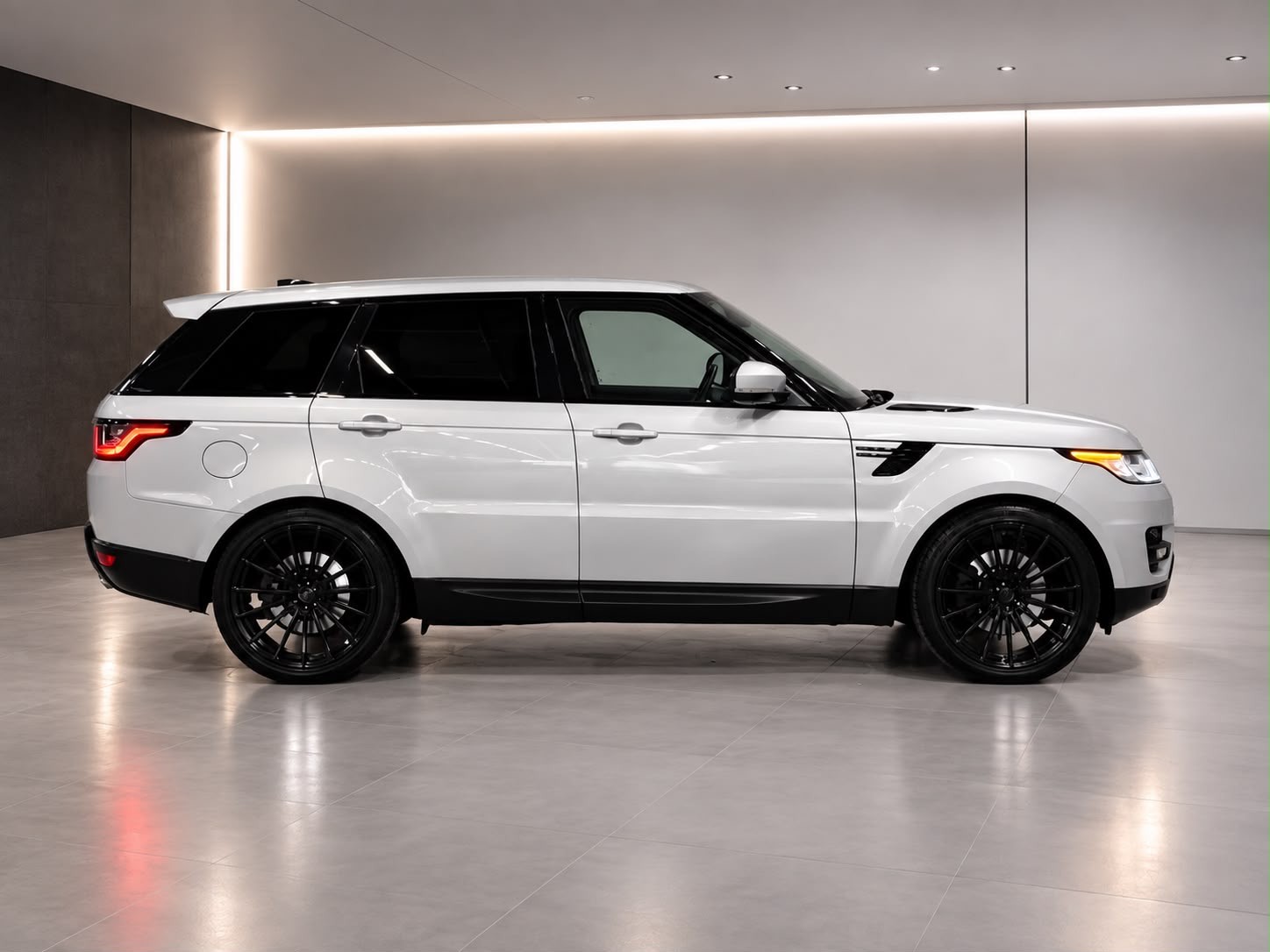 LAND ROVER Range Rover Sport 3.0 TDV6 SE Automatic-image-5