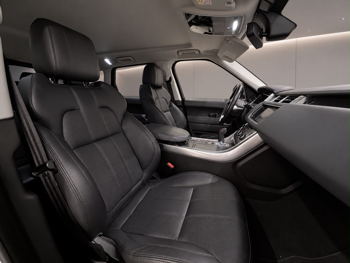LAND ROVER Range Rover Sport 3.0 TDV6 SE Automatic-image-9