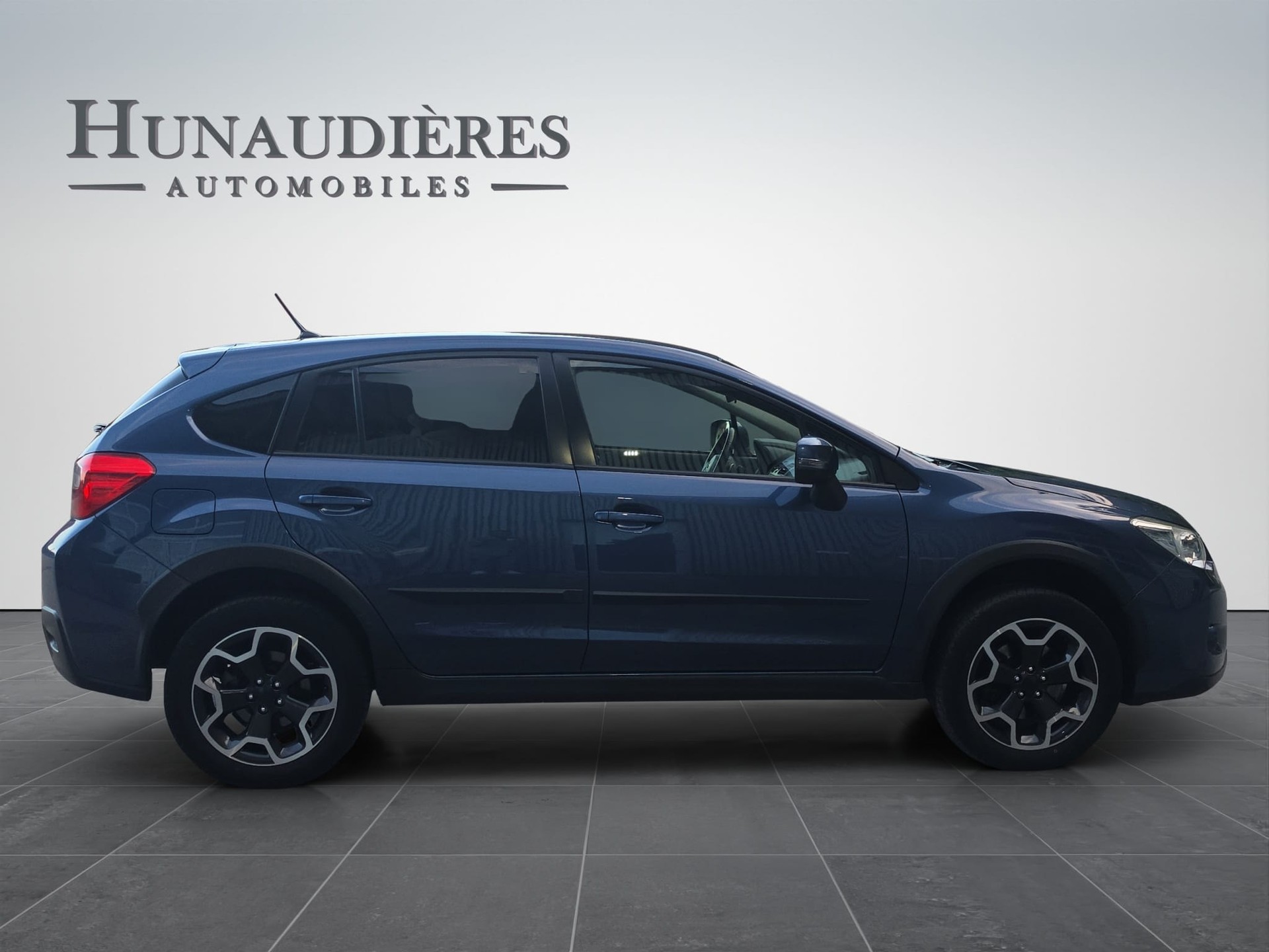 SUBARU XV 2.0 Swiss Two AWD CVT-image-5