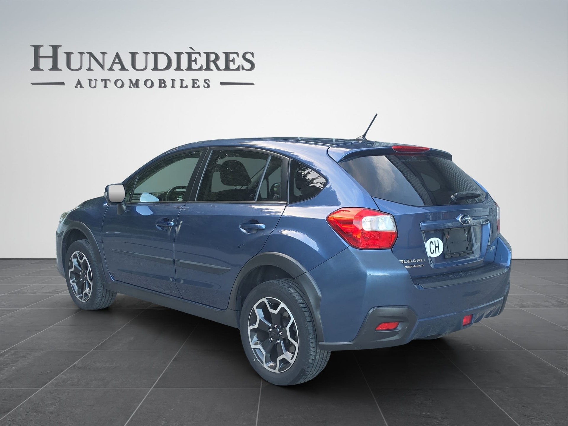 SUBARU XV 2.0 Swiss Two AWD CVT-image-3