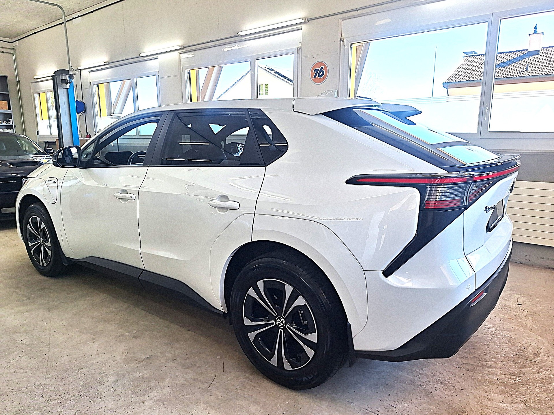 TOYOTA bZ4X Style 71,4 kWh 2WD⚡CH-Auslieferung mit fortlaufender Herstellergarantie / Bis 504KM Reichweite⚡-image-3