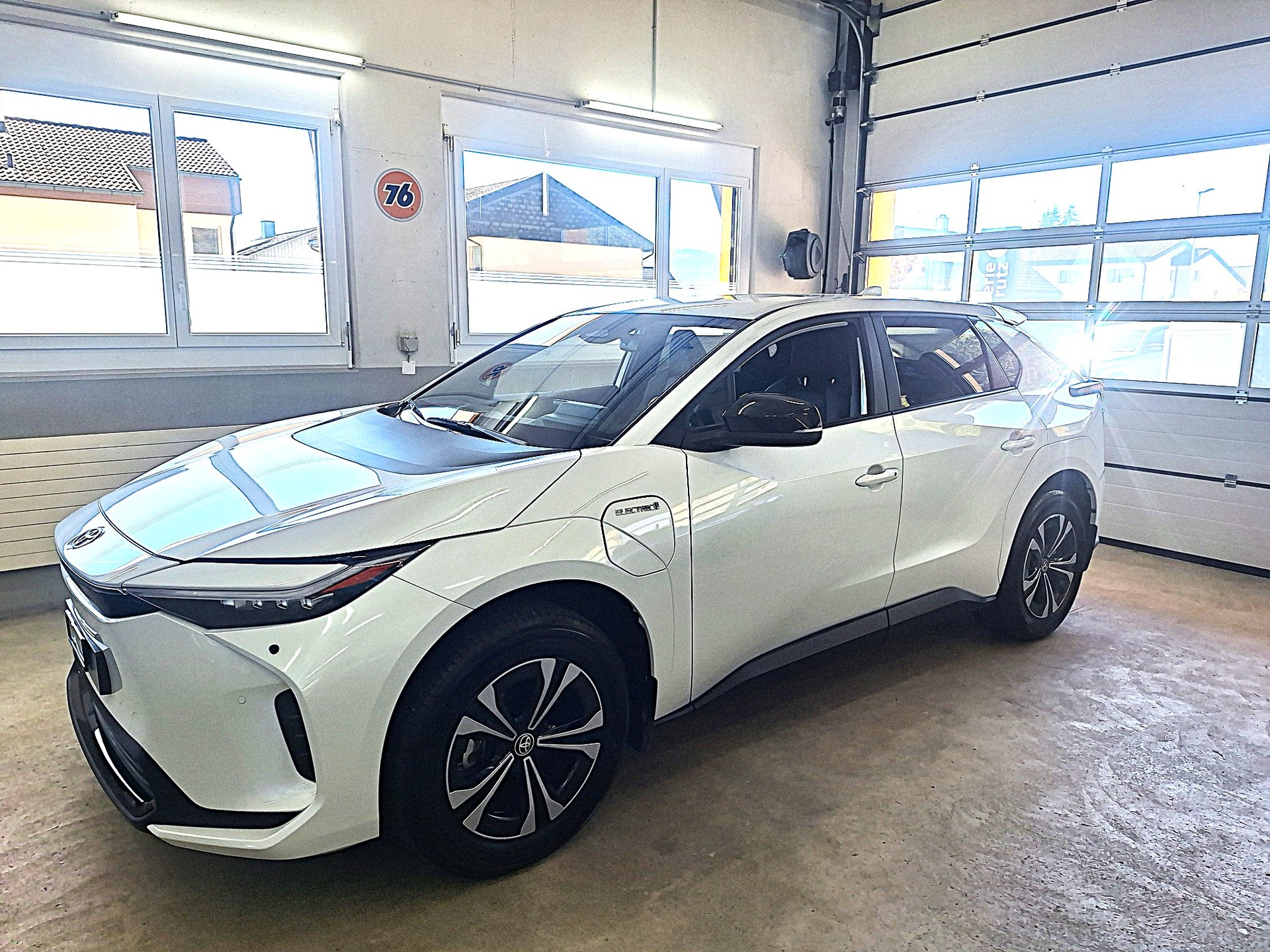 TOYOTA bZ4X Style 71,4 kWh 2WD⚡CH-Auslieferung mit fortlaufender Herstellergarantie / Bis 504KM Reichweite⚡-image-2