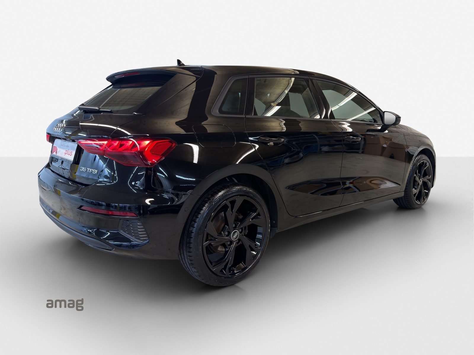 AUDI A3 Sportback 35 TFSI Attraction S-tronic-image-4