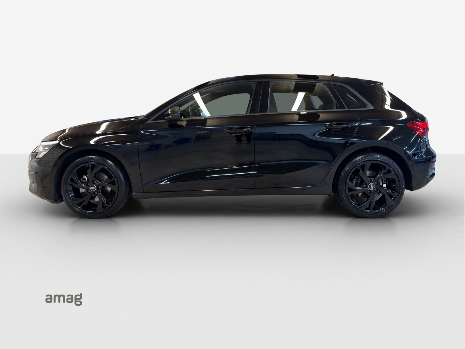 AUDI A3 Sportback 35 TFSI Attraction S-tronic-image-1