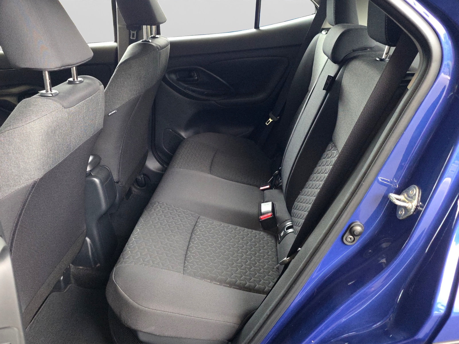 TOYOTA Yaris Cross 1.5 VVT-i HSD Comfort AWD-i-image-12