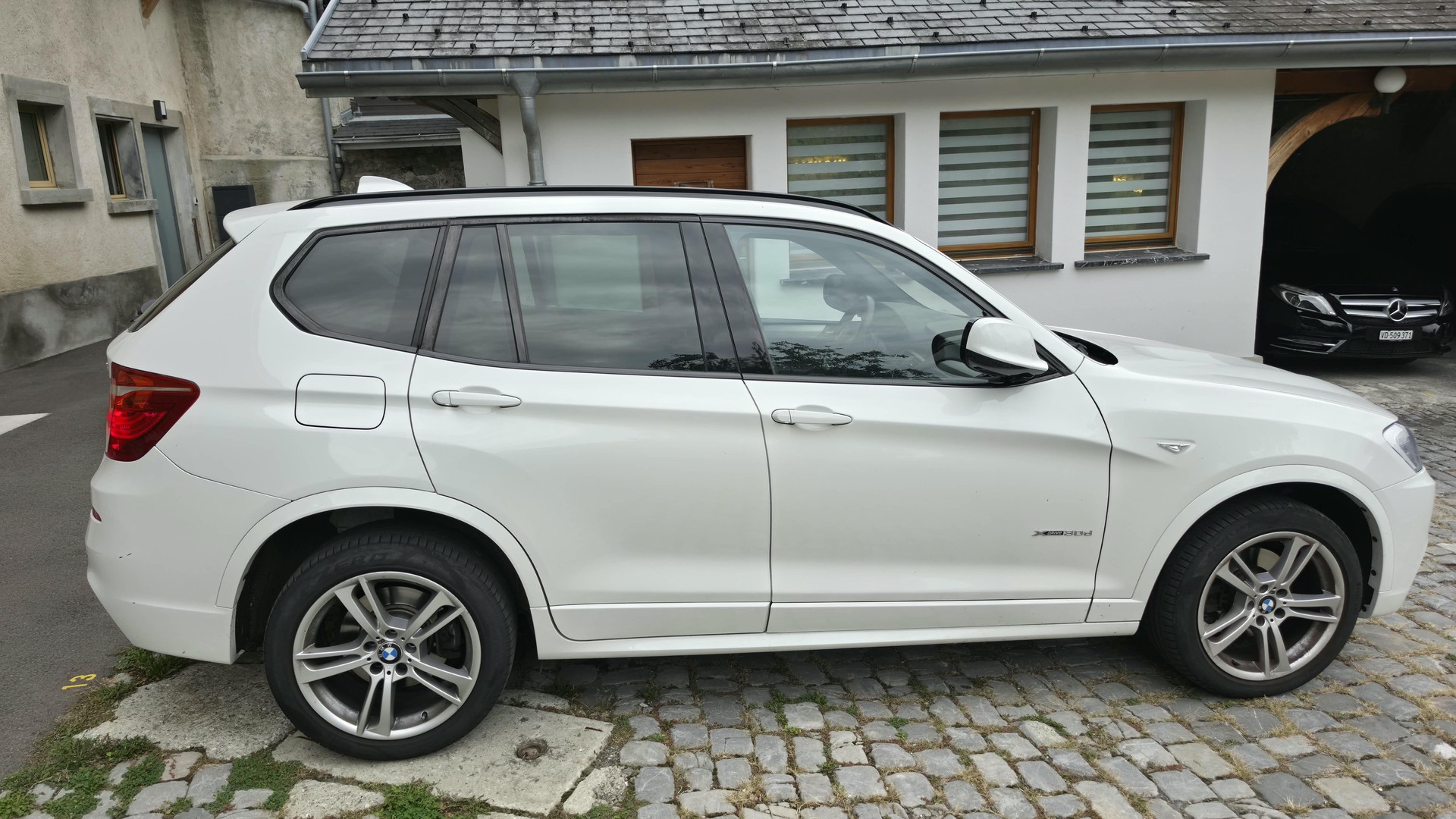 BMW 30d xDrive-image-3