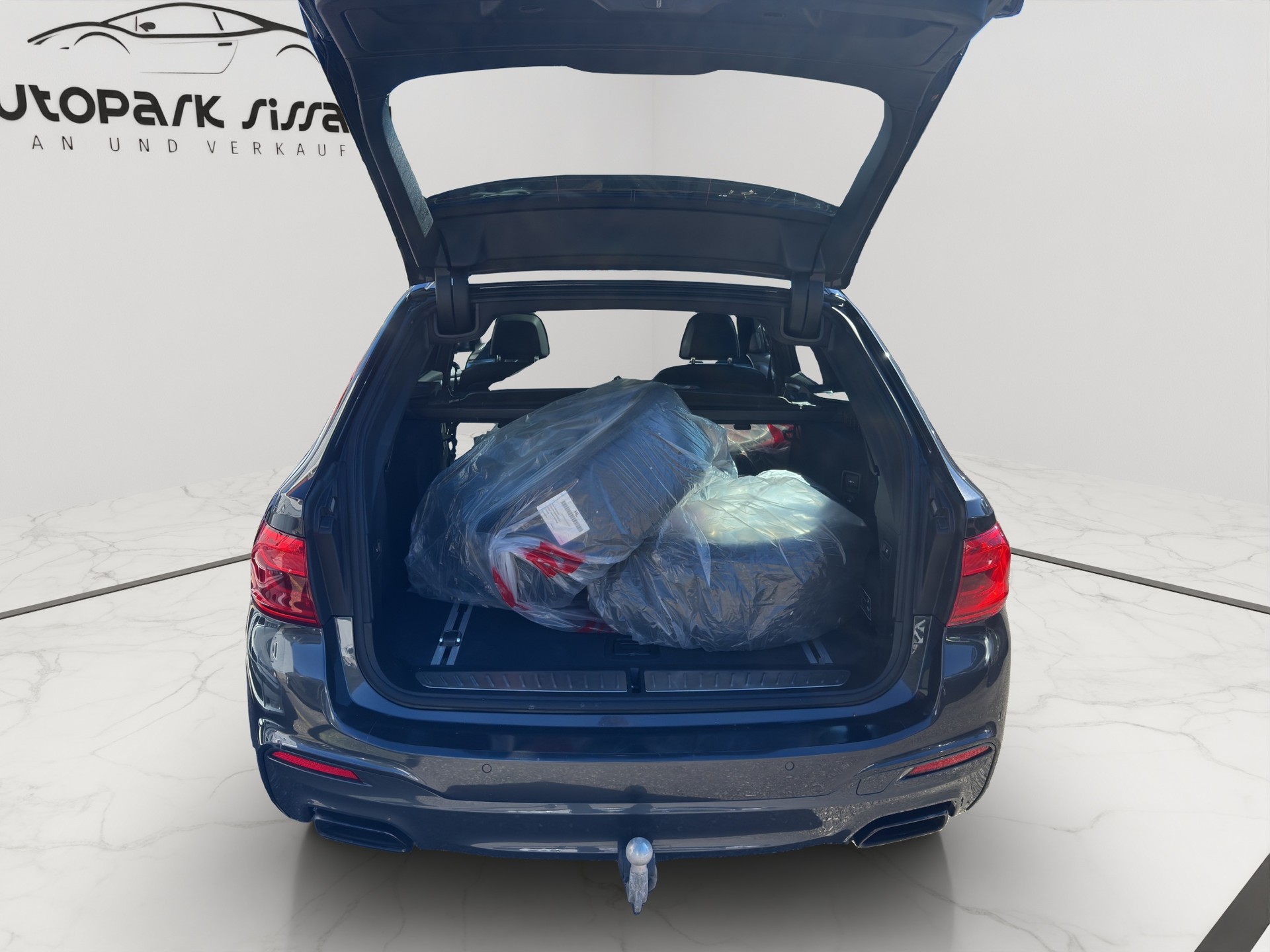 BMW M550d xDrive Touring Steptronic-image-14
