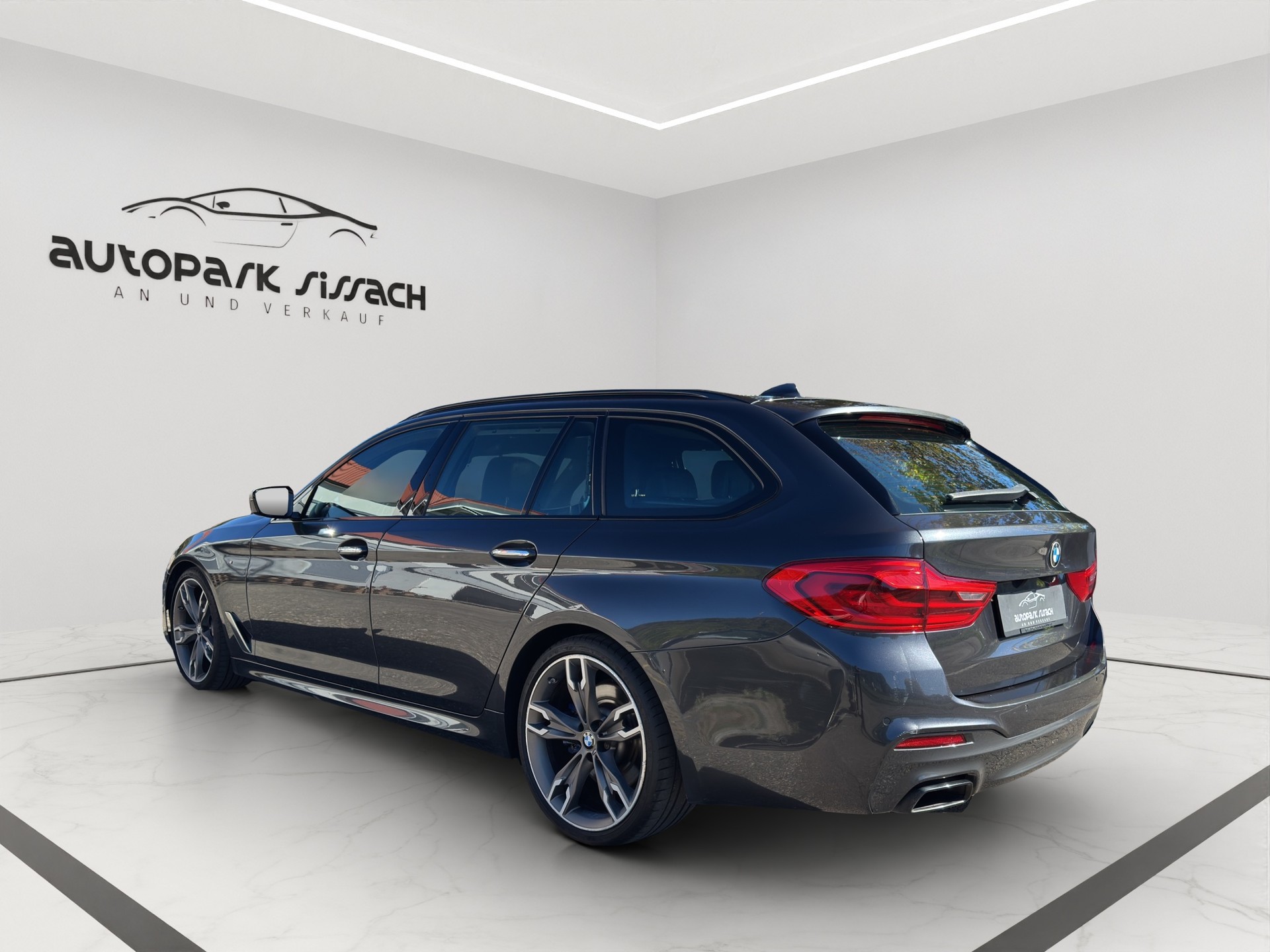 BMW M550d xDrive Touring Steptronic-image-6