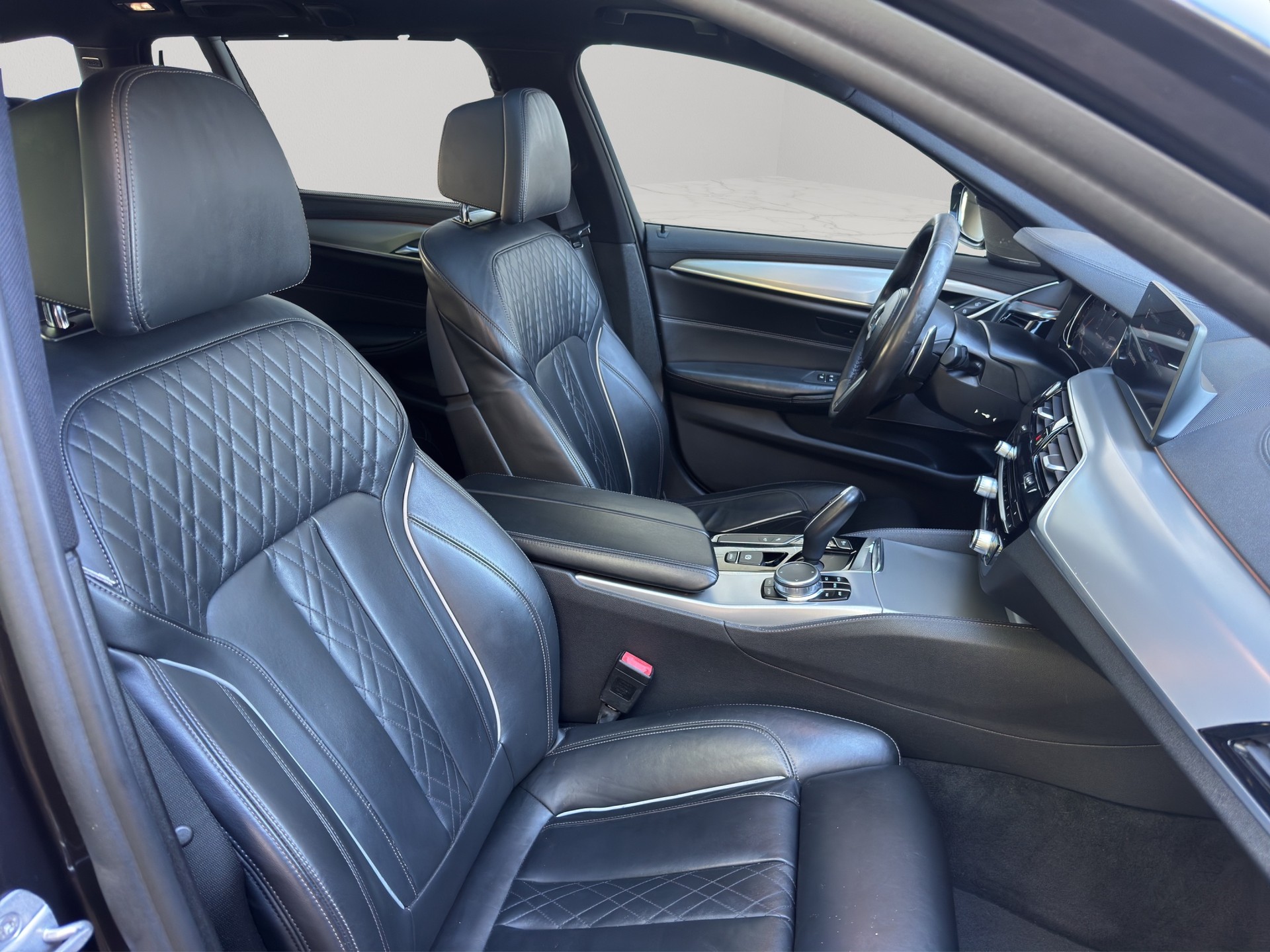 BMW M550d xDrive Touring Steptronic-image-9
