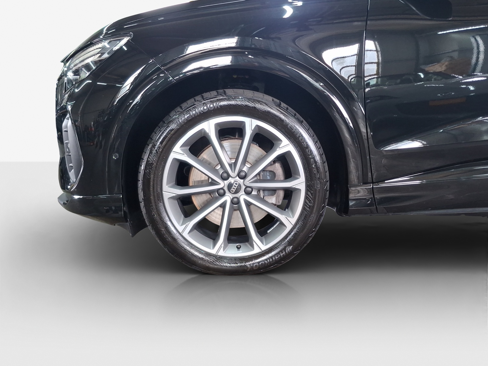 AUDI Q4 e-tron 50 quattro-image-14