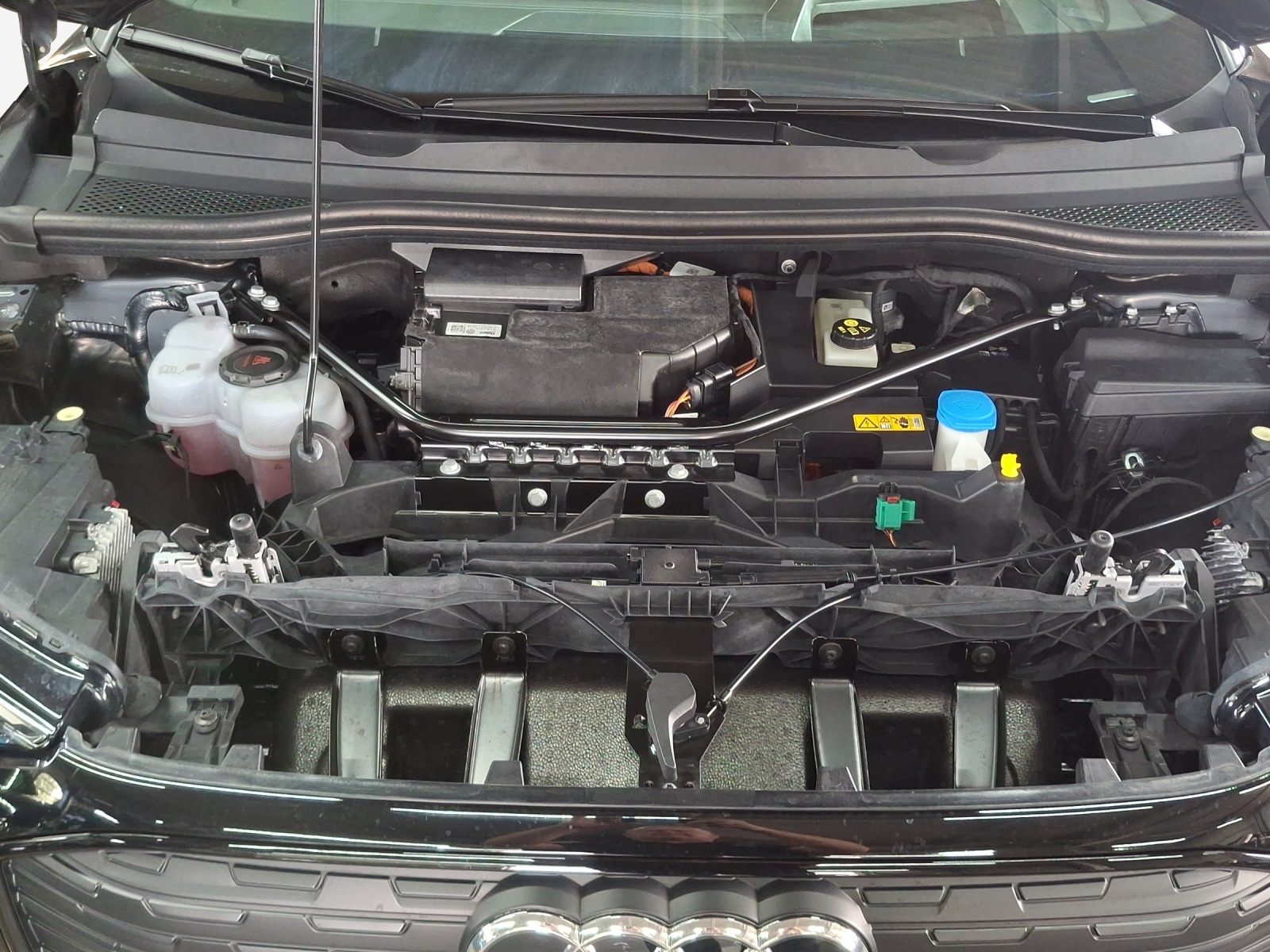 AUDI Q4 e-tron 50 quattro-image-13