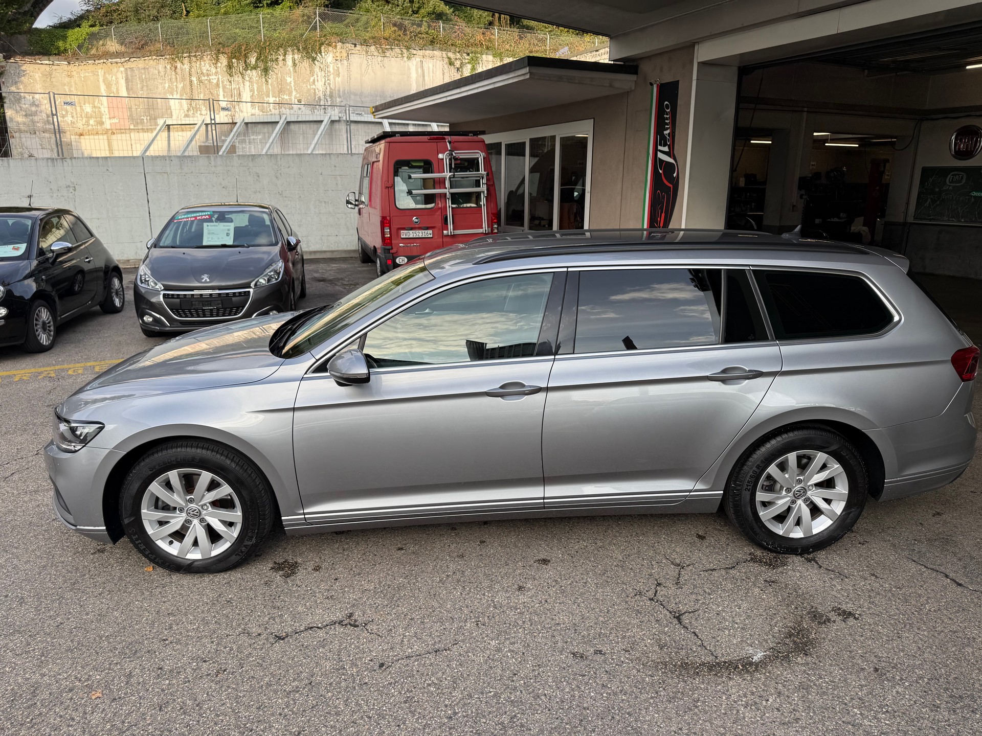VW Passat 2.0 TDI BMT Business DSG-image-2