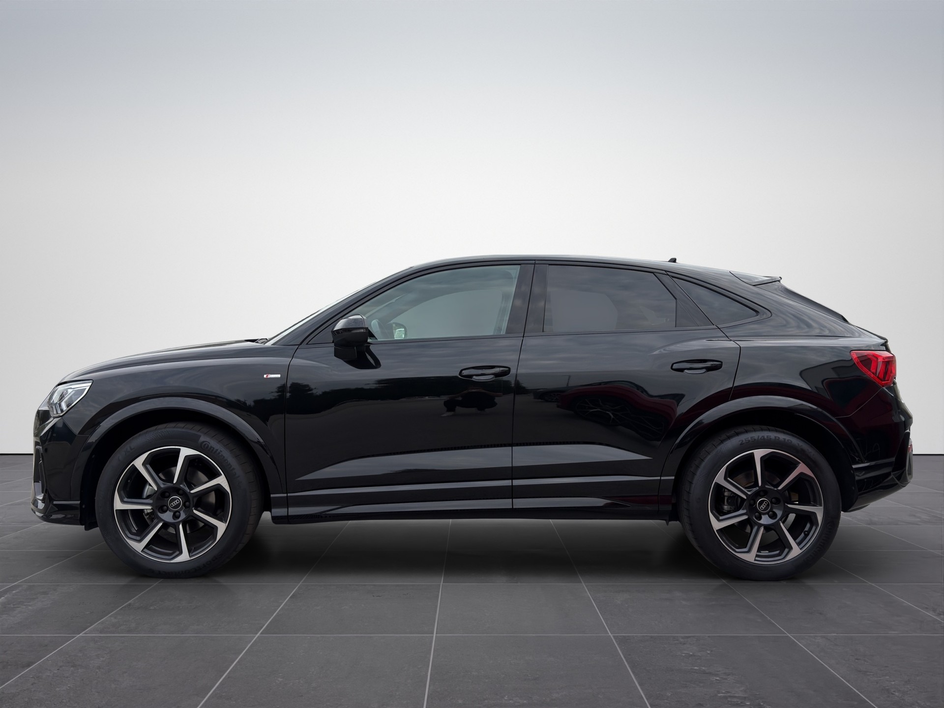AUDI Q3 Sportback 35 TFSI S line Attraction S-tronic-image-2