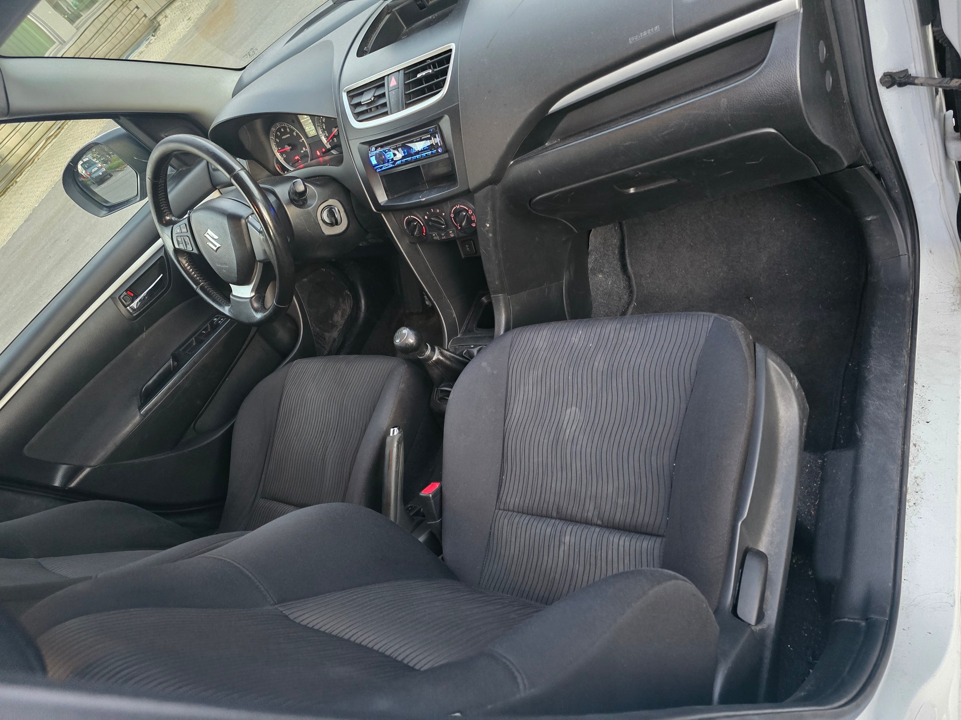 SUZUKI Swift 1.2i 16V GL Top 4x4-image-7