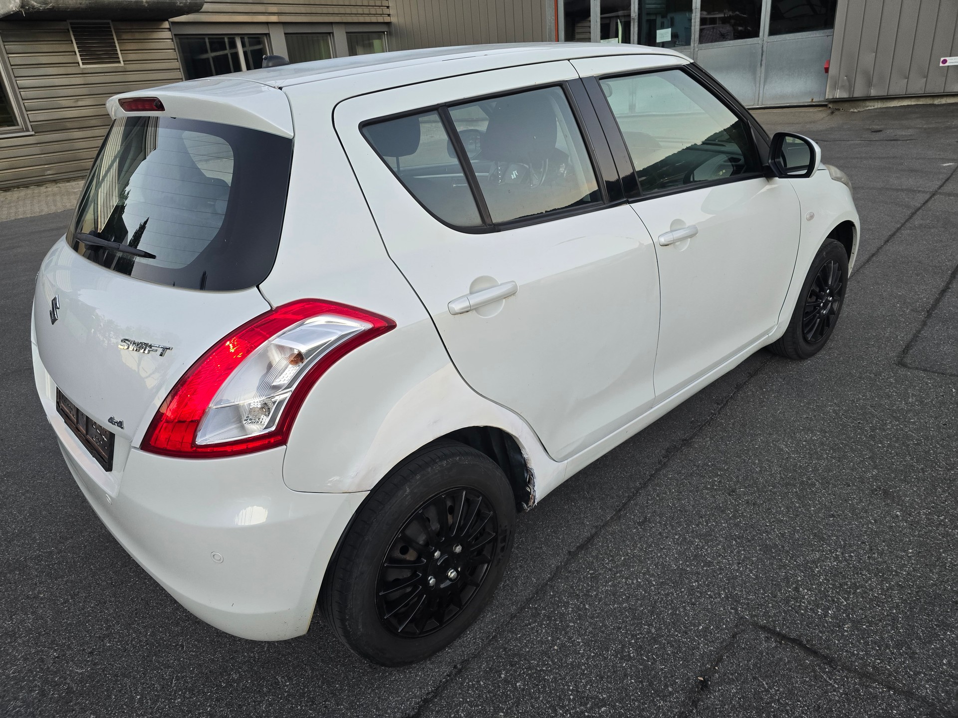 SUZUKI Swift 1.2i 16V GL Top 4x4-image-5