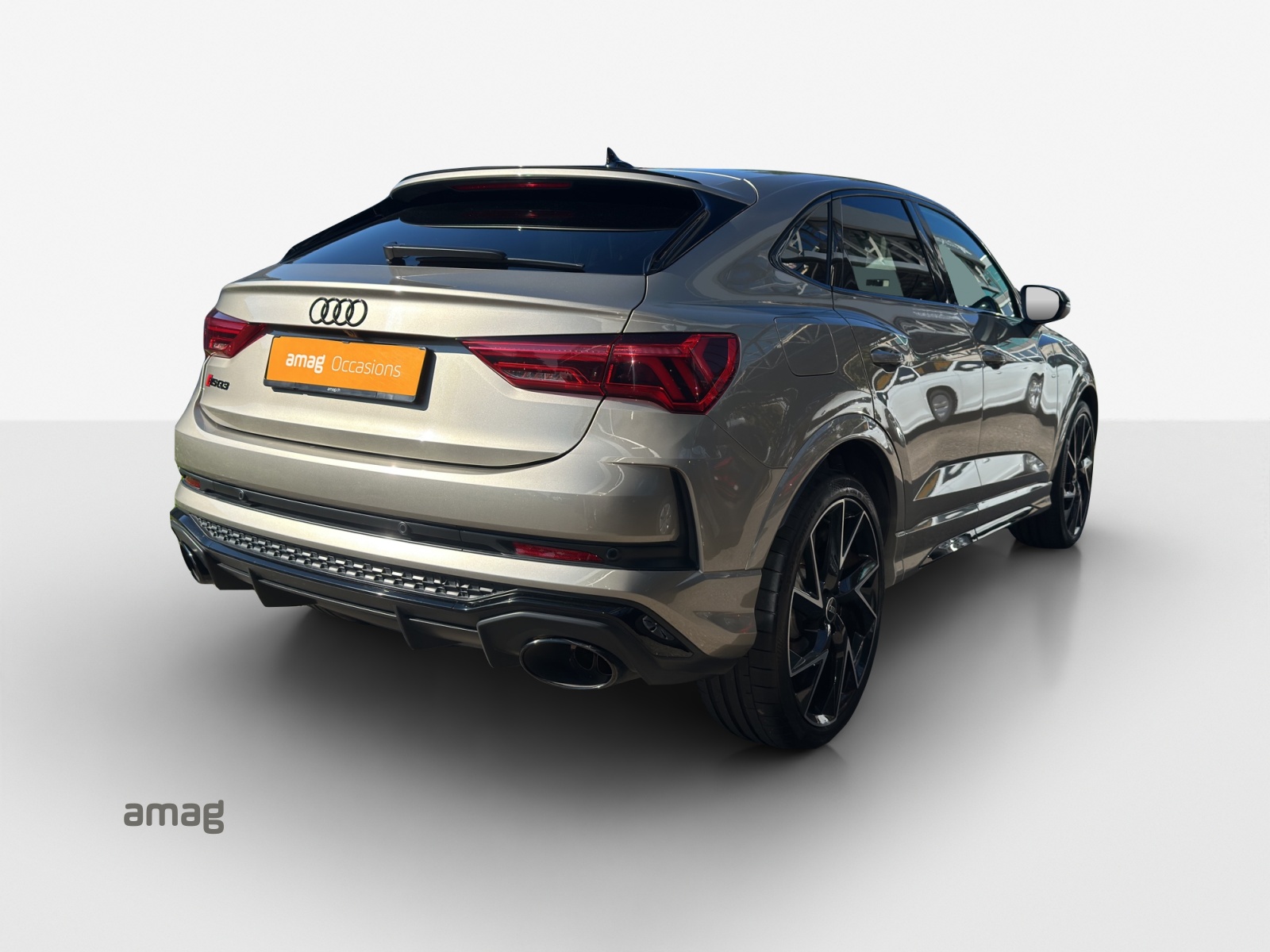AUDI RS Q3 Sportback quattro S tronic-image-4