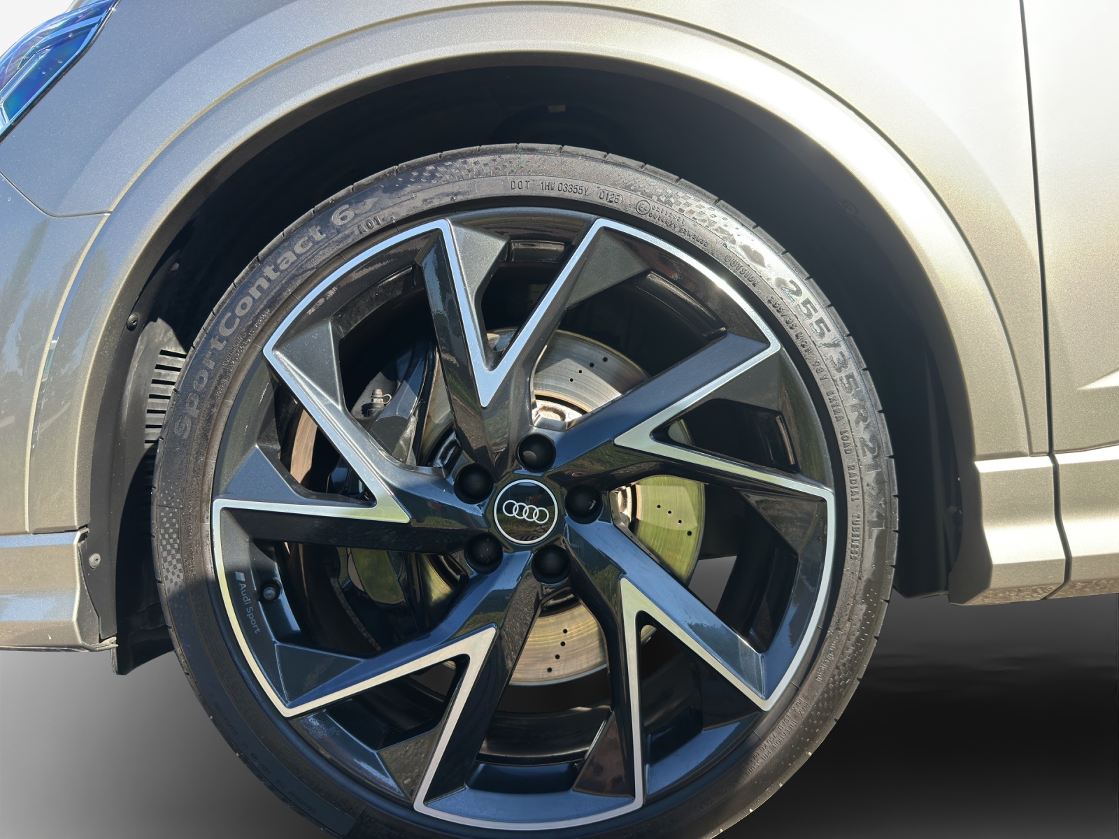 AUDI RS Q3 Sportback quattro S tronic-image-15
