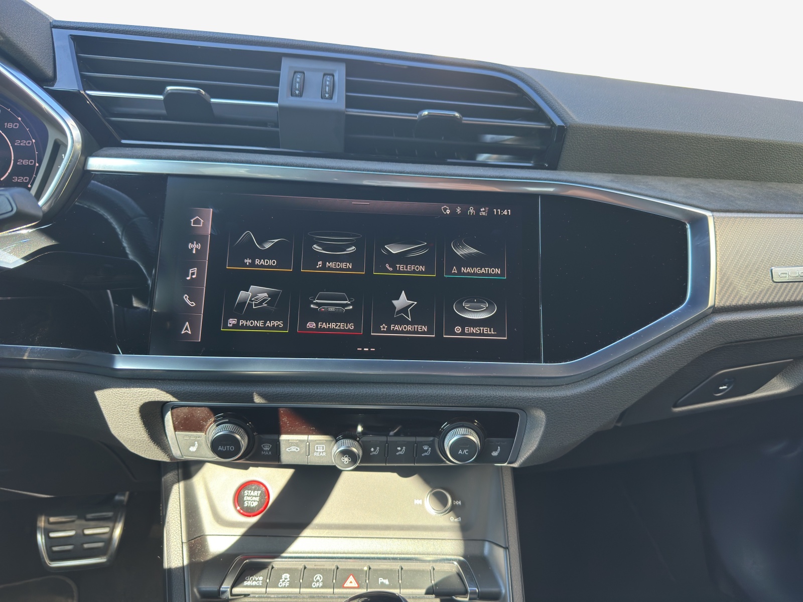 AUDI RS Q3 Sportback quattro S tronic-image-10