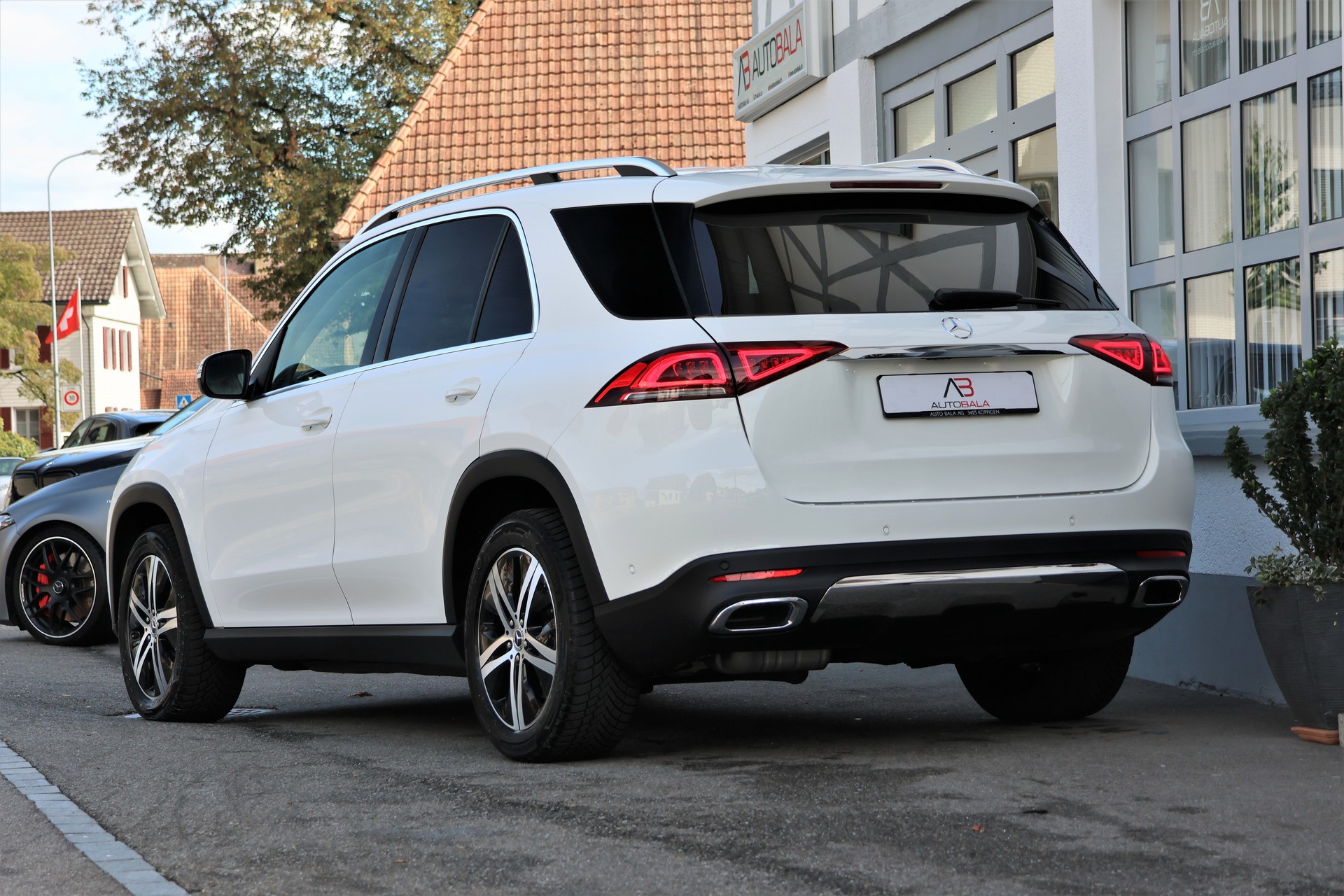 MERCEDES-BENZ GLE 300 d 4Matic 9G-Tronic (CH) 272PS-image-2