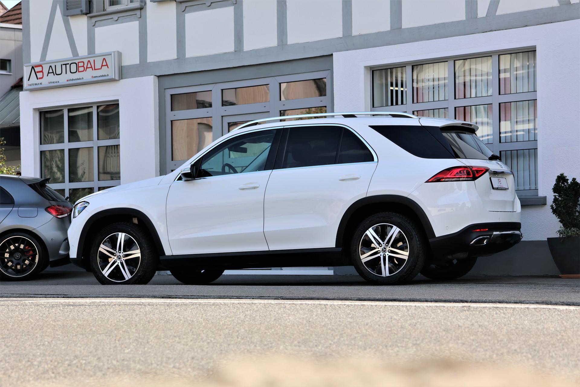 MERCEDES-BENZ GLE 300 d 4Matic 9G-Tronic (CH) 272PS-image-3