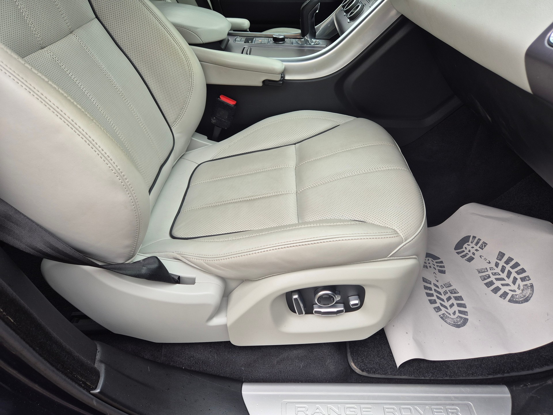 LAND ROVER Range Rover Sport 3.0 SDV6 HSE Dynamic Automatic-image-22