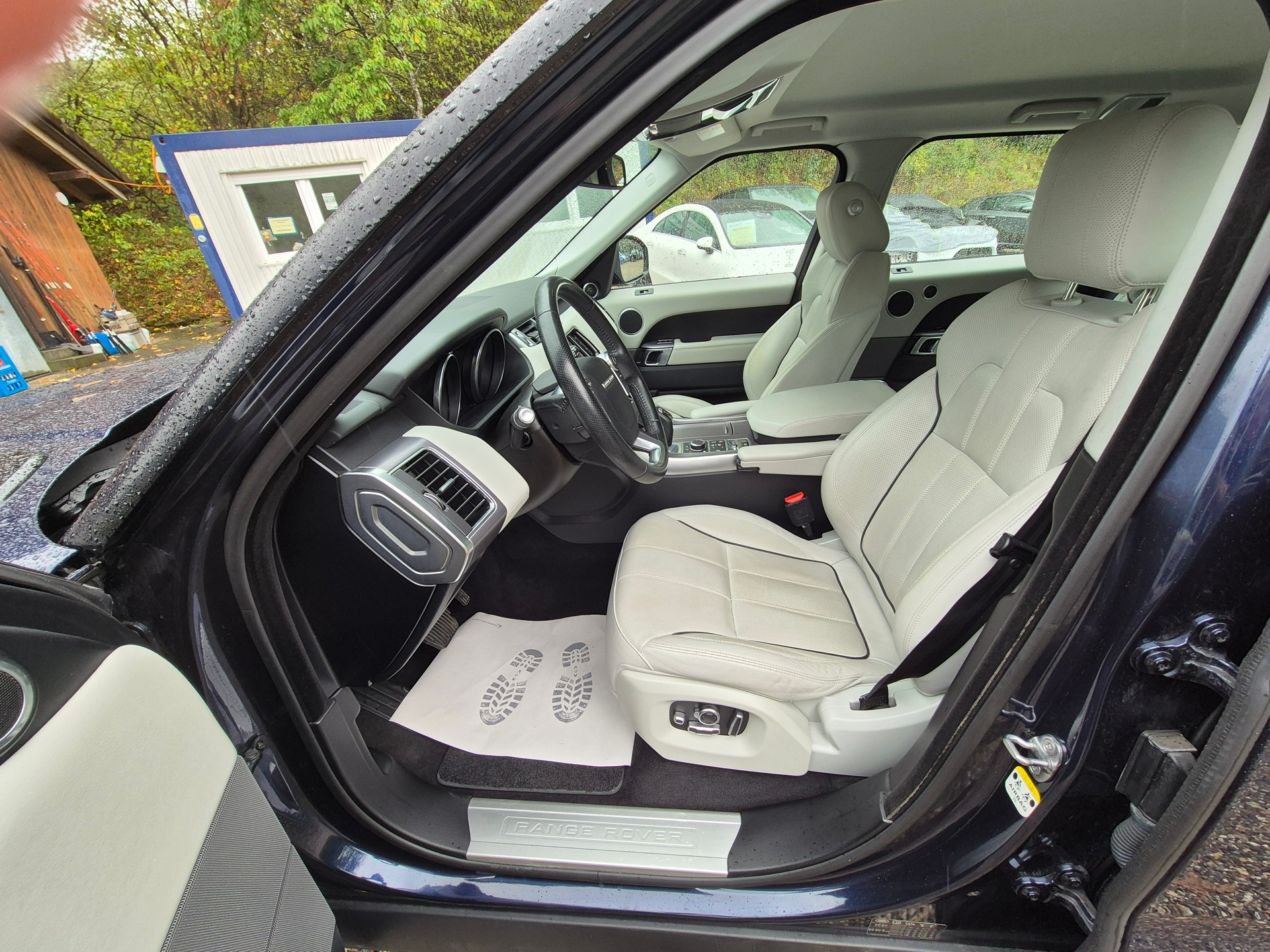 LAND ROVER Range Rover Sport 3.0 SDV6 HSE Dynamic Automatic-image-19