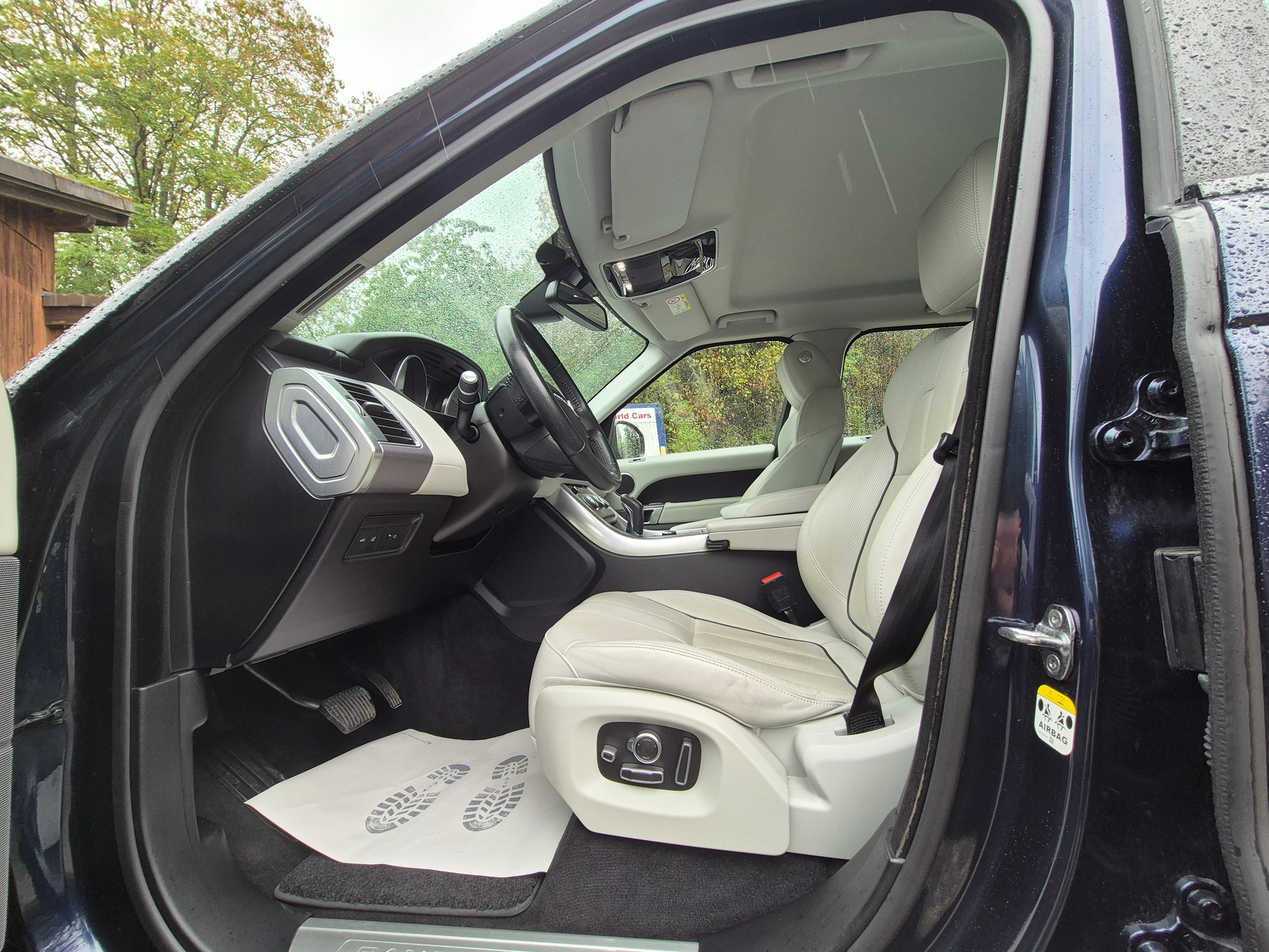 LAND ROVER Range Rover Sport 3.0 SDV6 HSE Dynamic Automatic-image-16