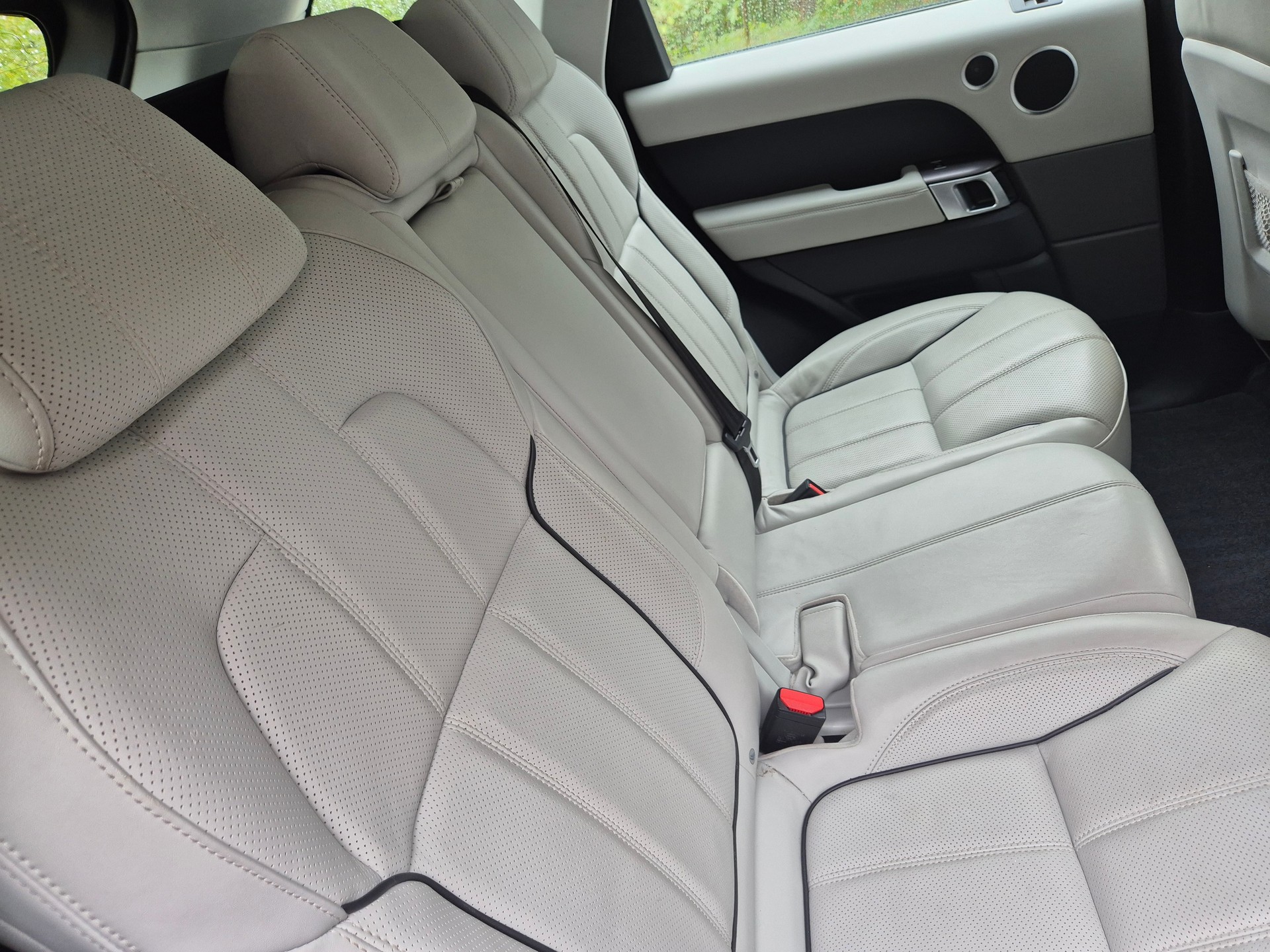 LAND ROVER Range Rover Sport 3.0 SDV6 HSE Dynamic Automatic-image-27