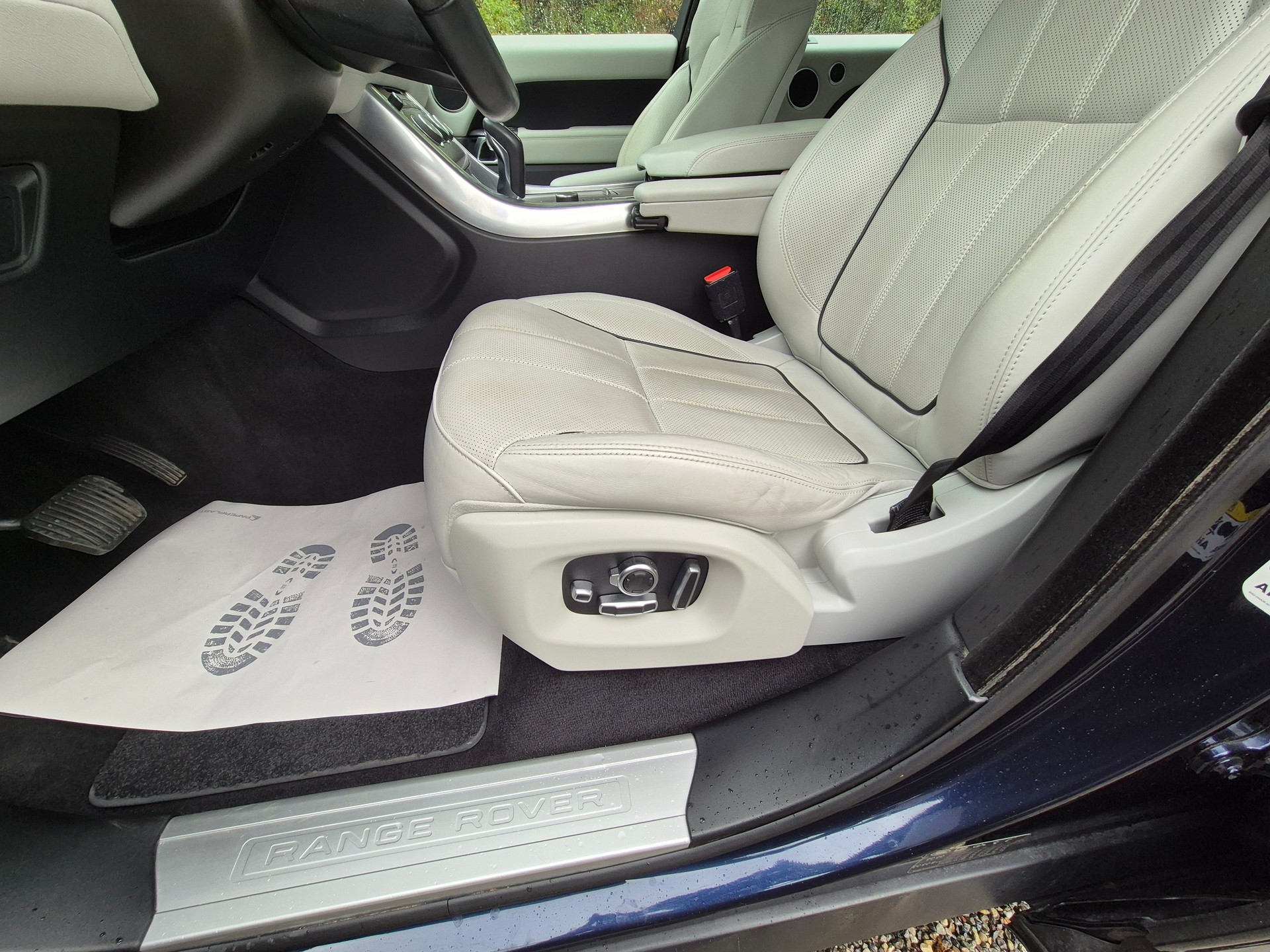 LAND ROVER Range Rover Sport 3.0 SDV6 HSE Dynamic Automatic-image-18