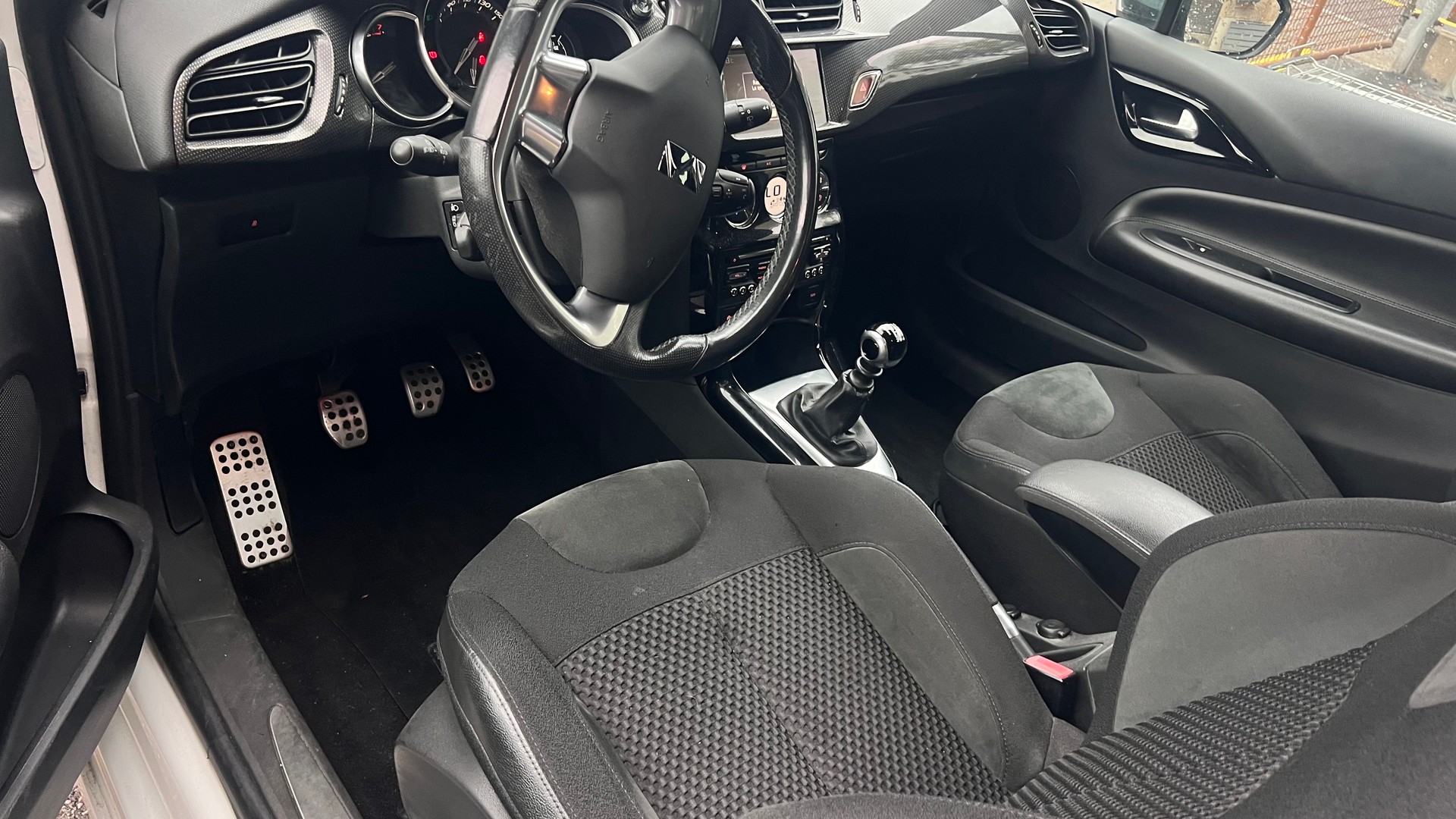 DS AUTOMOBILES DS3 1.6 THP Sport Chic-image-5