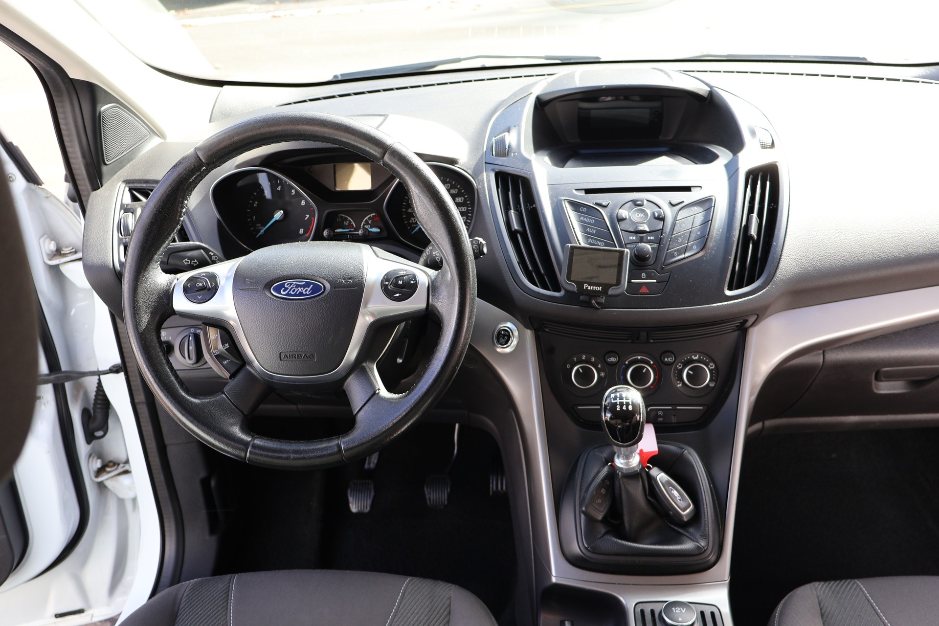 FORD Kuga 1.6 SCTi Carving 2WD-image-14