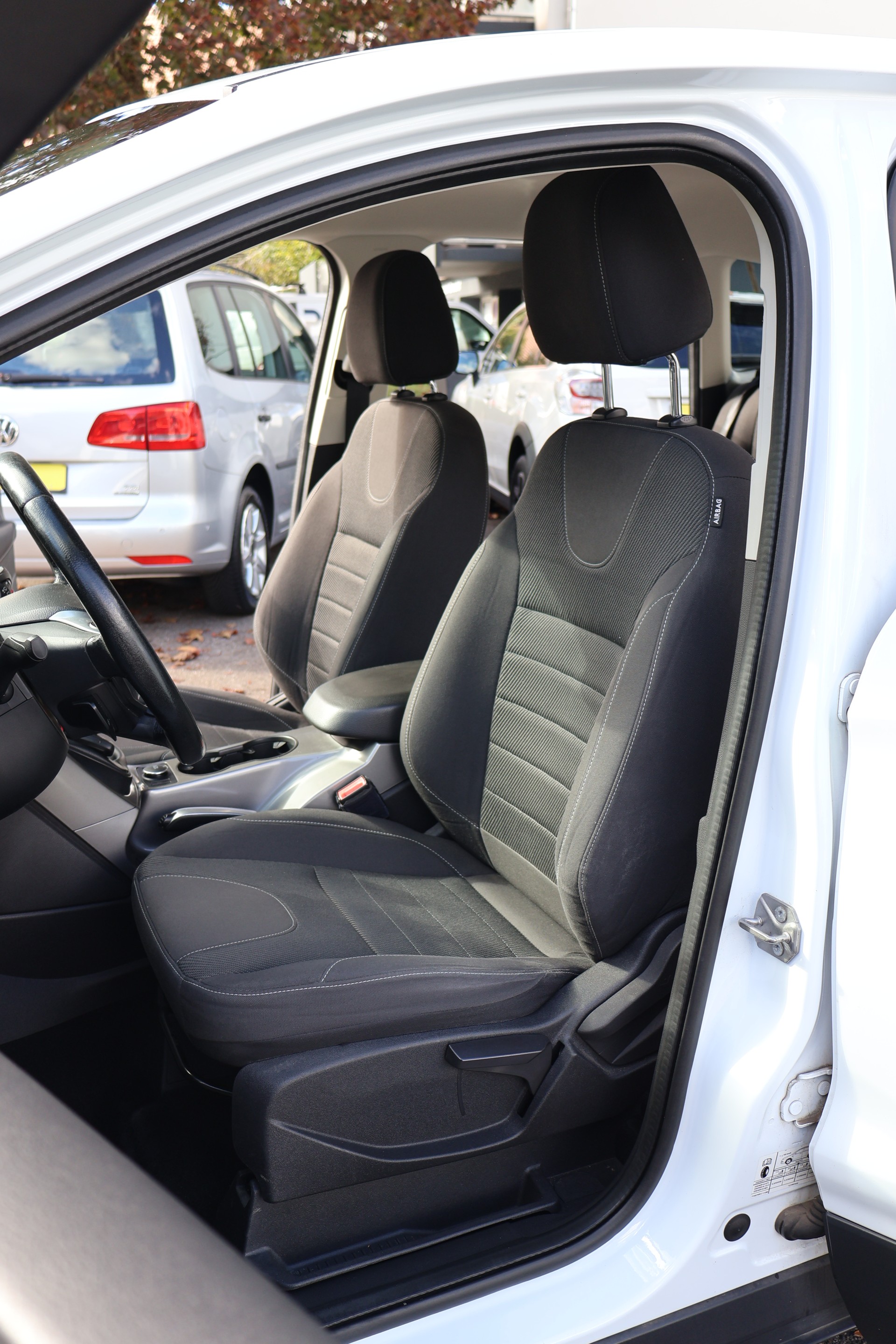 FORD Kuga 1.6 SCTi Carving 2WD-image-10